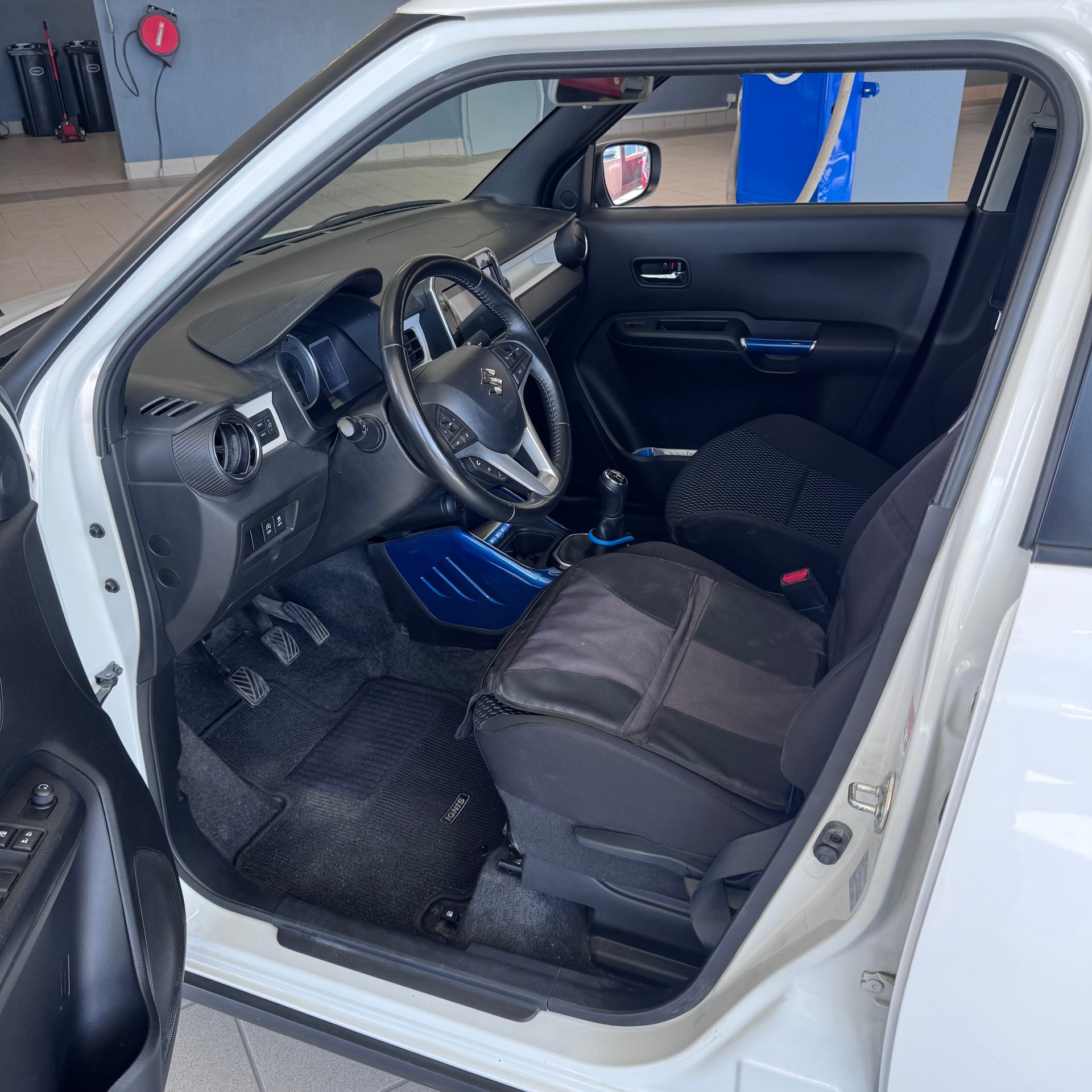 SUZUKI Ignis 1.2i Compact Top Hybrid 4x4-image-11