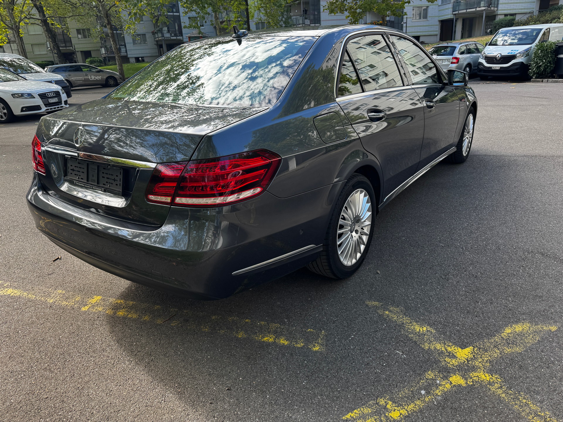 MERCEDES-BENZ E 300-image-1