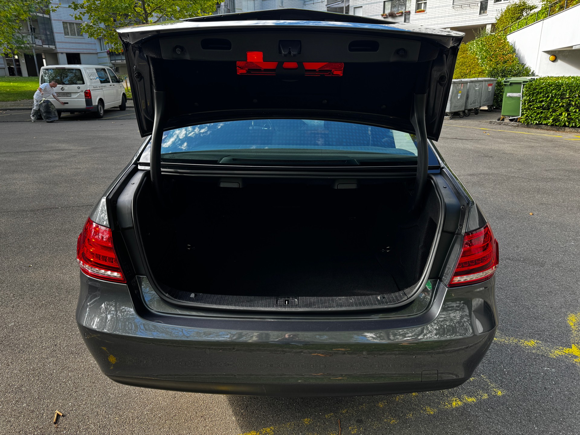 MERCEDES-BENZ E 300-image-4