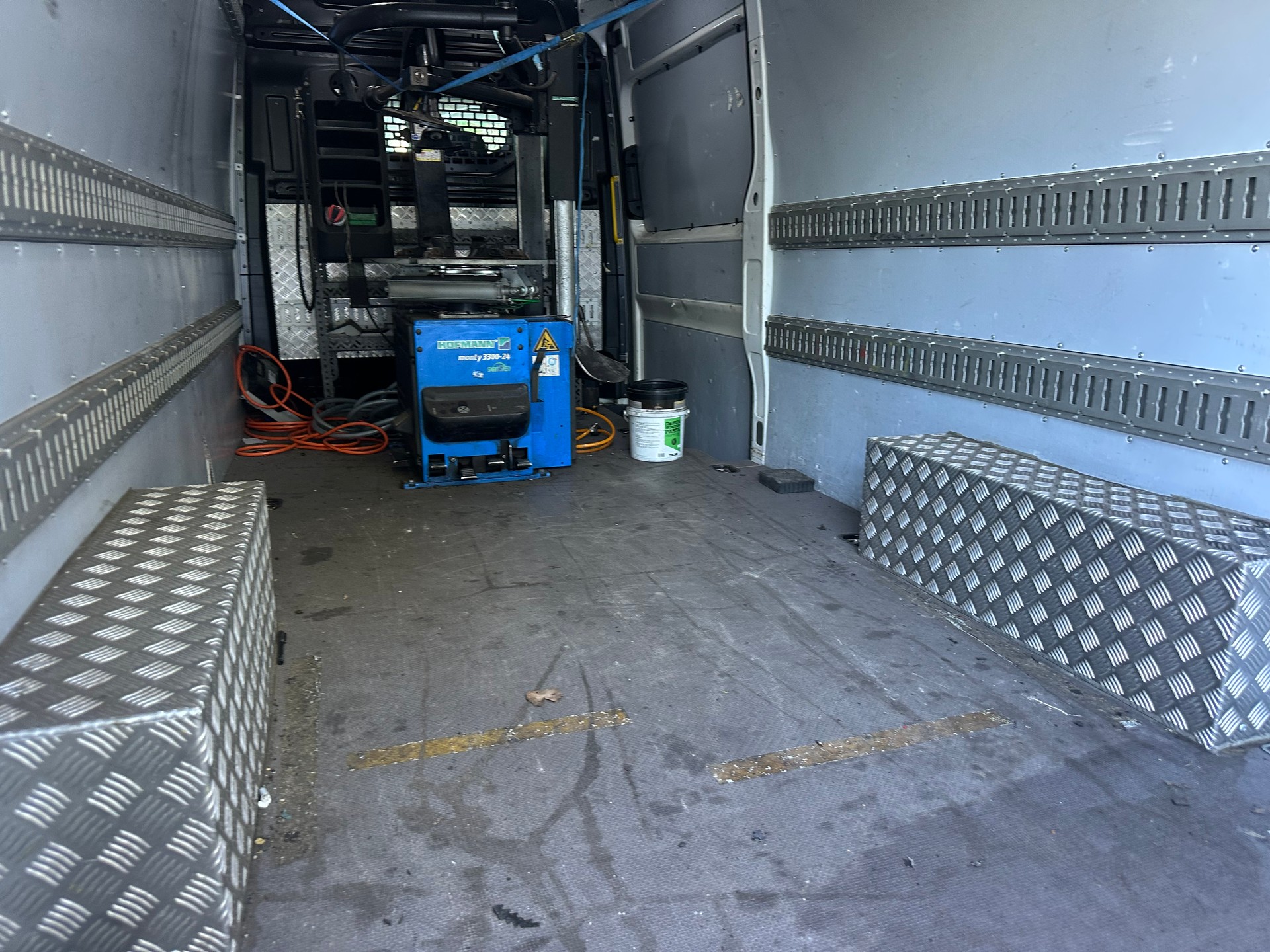 VW Crafter 35L 2.0 TDI L5 4Motion-image-11