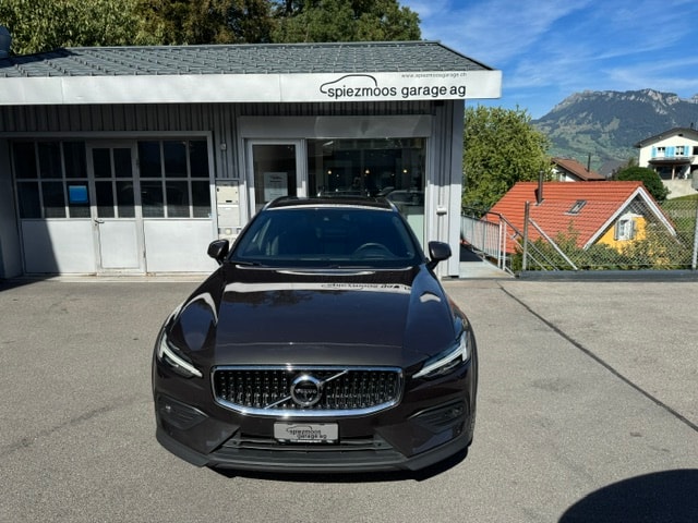 VOLVO V60 Cross Country 2.0 D4 AWD-image-7