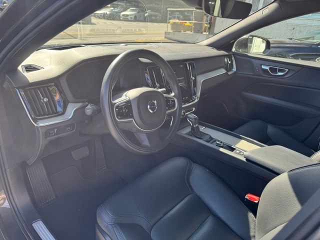 VOLVO V60 Cross Country 2.0 D4 AWD-image-8