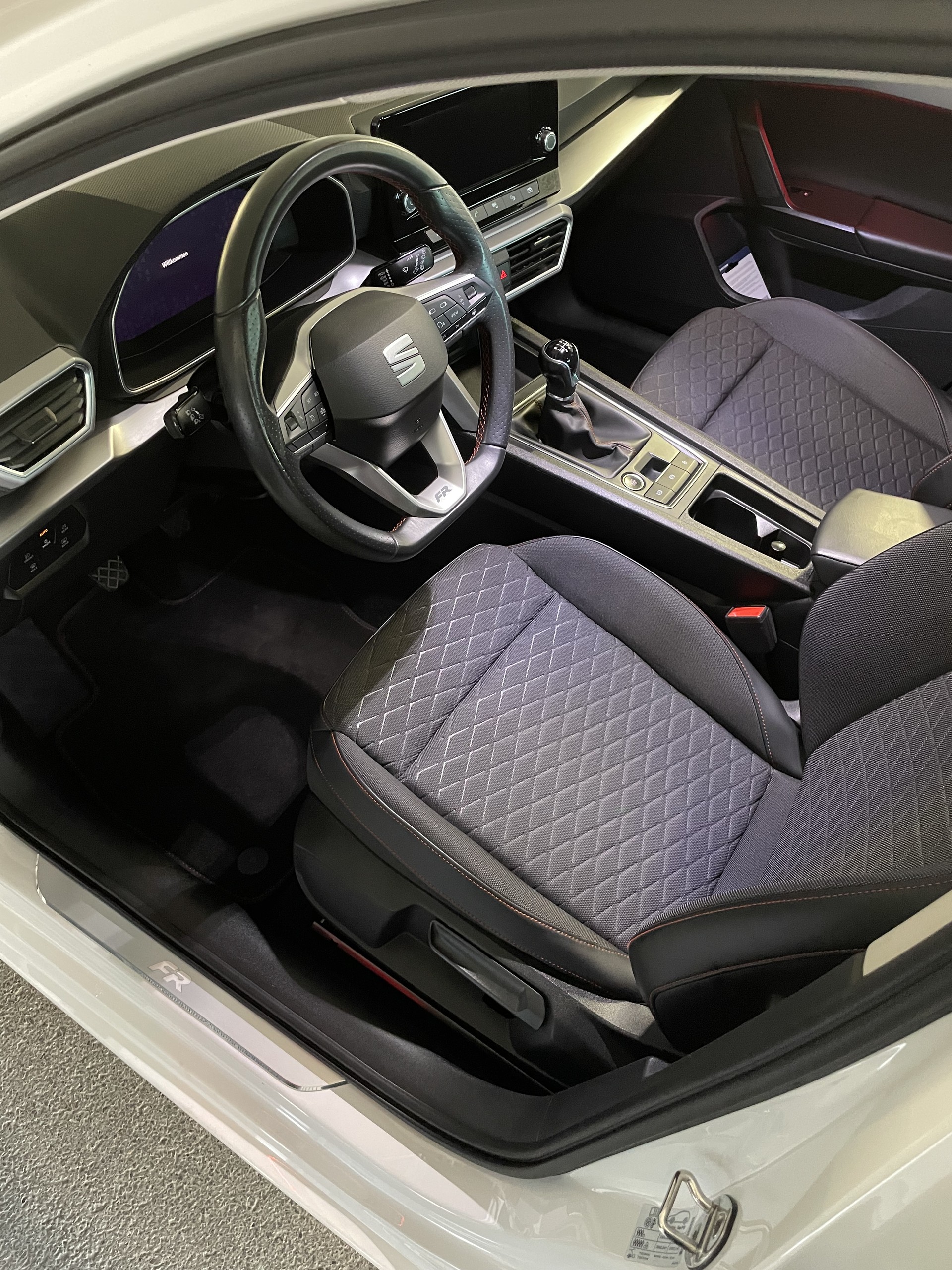 SEAT 1.5 TSI Hola FR (Benzin)-image-6