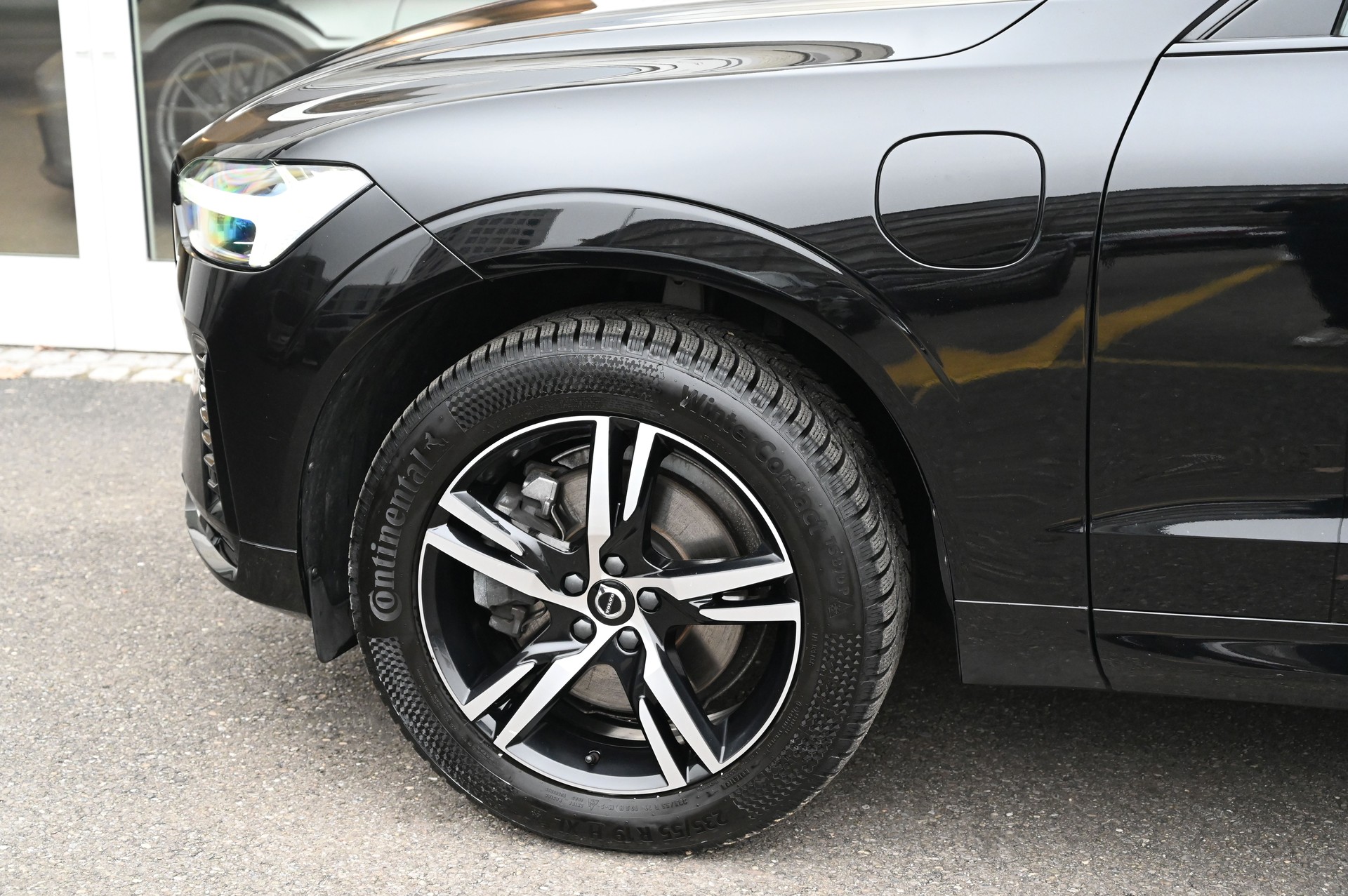 VOLVO XC60 T6 eAWD R-Design Dark Geartronic-image-4
