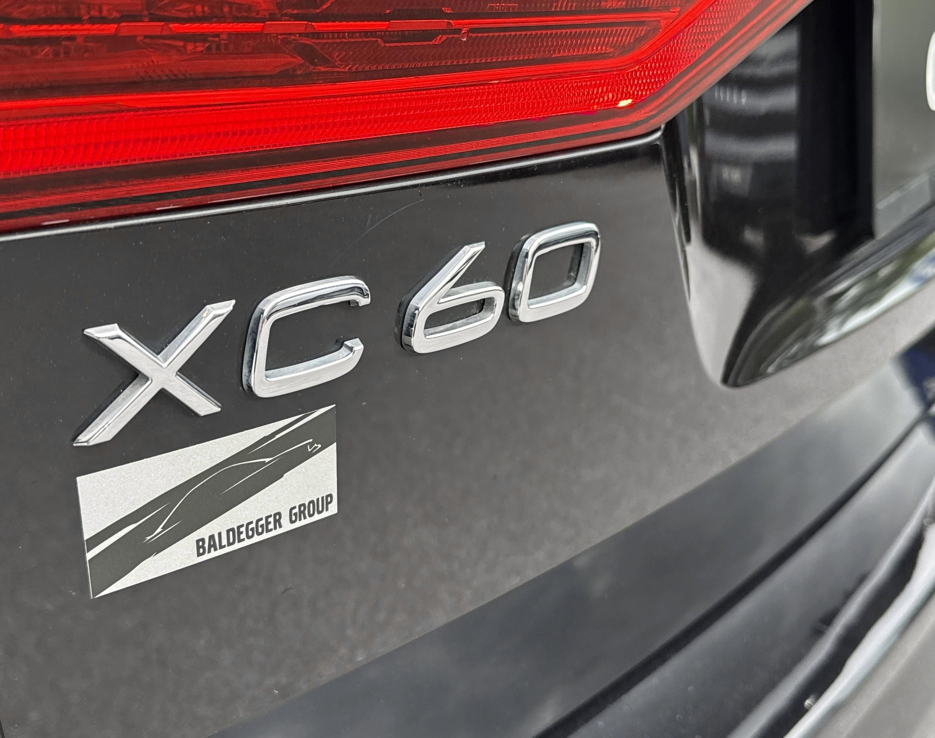 VOLVO XC60 2.0 B4 MH Momentum AWD-image-18