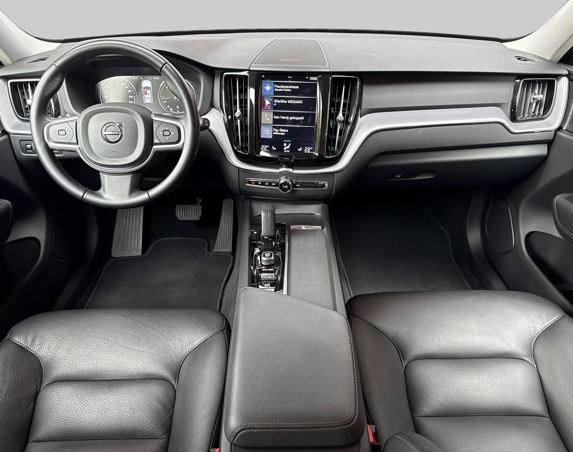 VOLVO XC60 2.0 B4 MH Momentum AWD-image-4