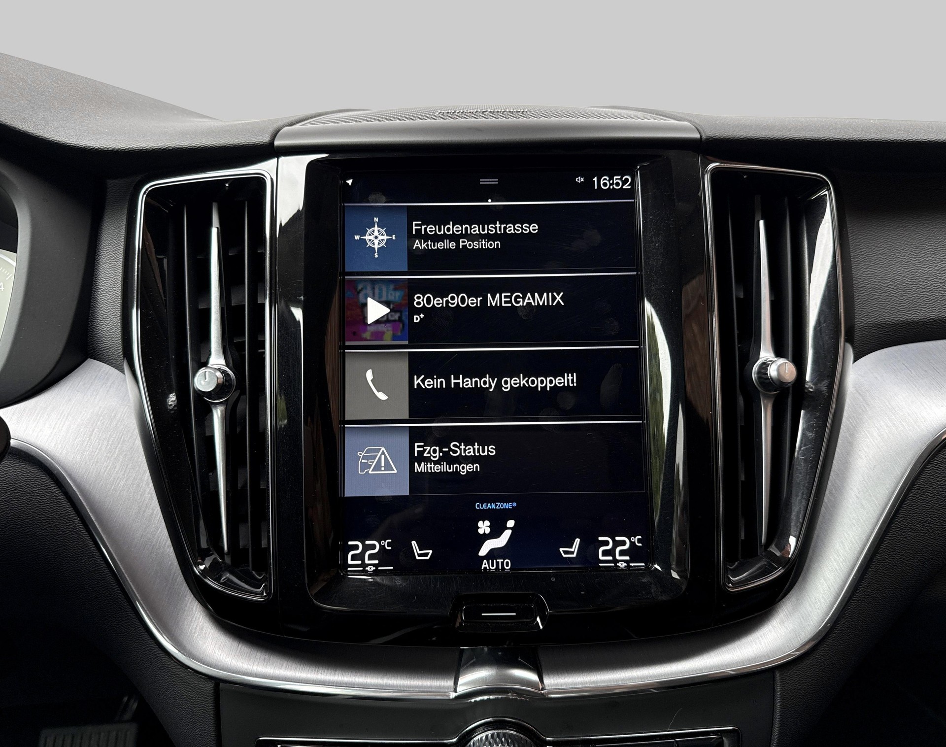 VOLVO XC60 2.0 B4 MH Momentum AWD-image-11