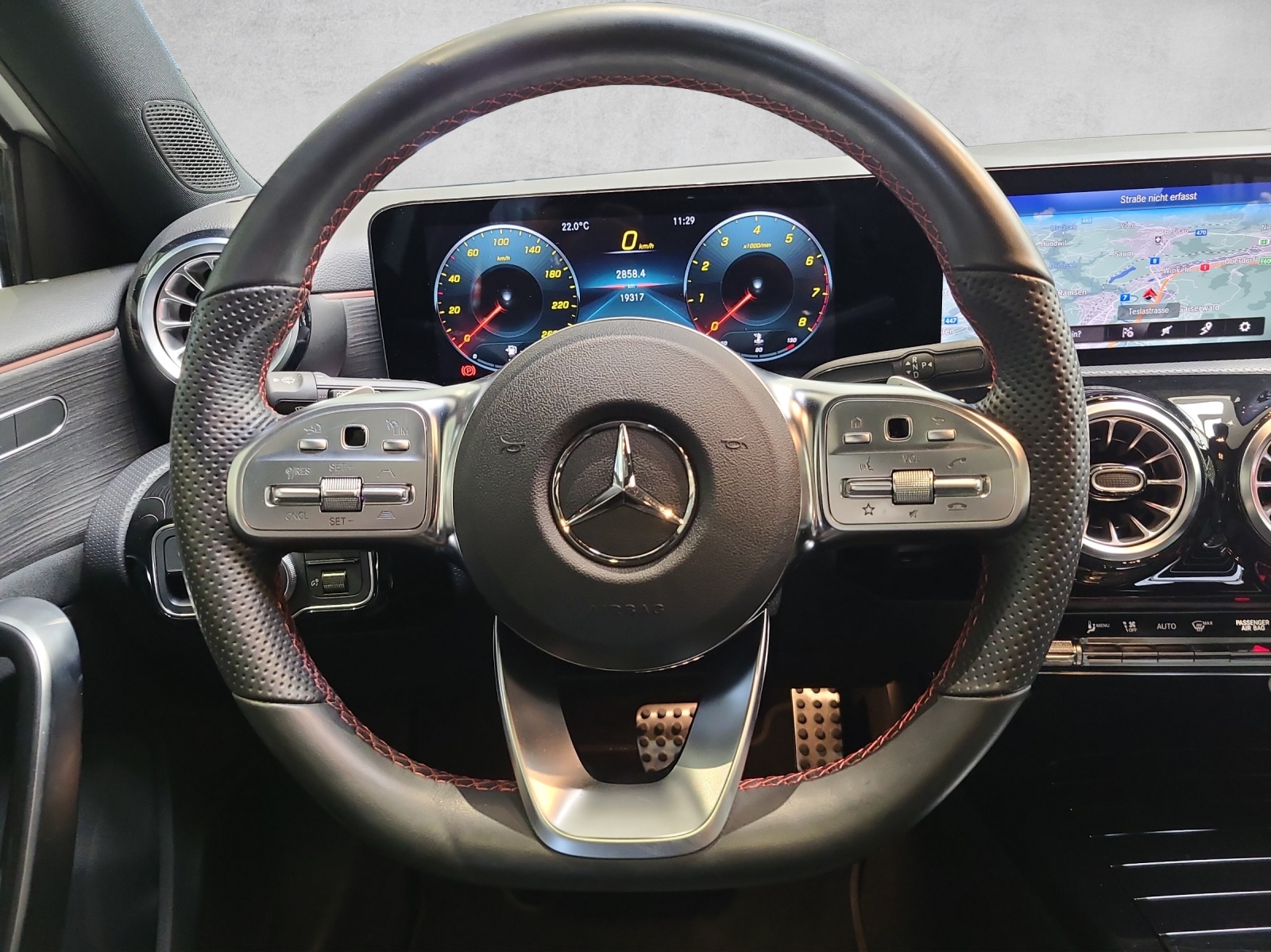 MERCEDES-BENZ A 250 AMG Line 4m-image-3