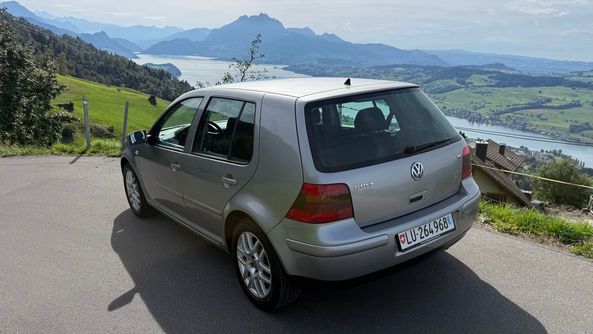 VW Golf 1.6 Pacific-image-1