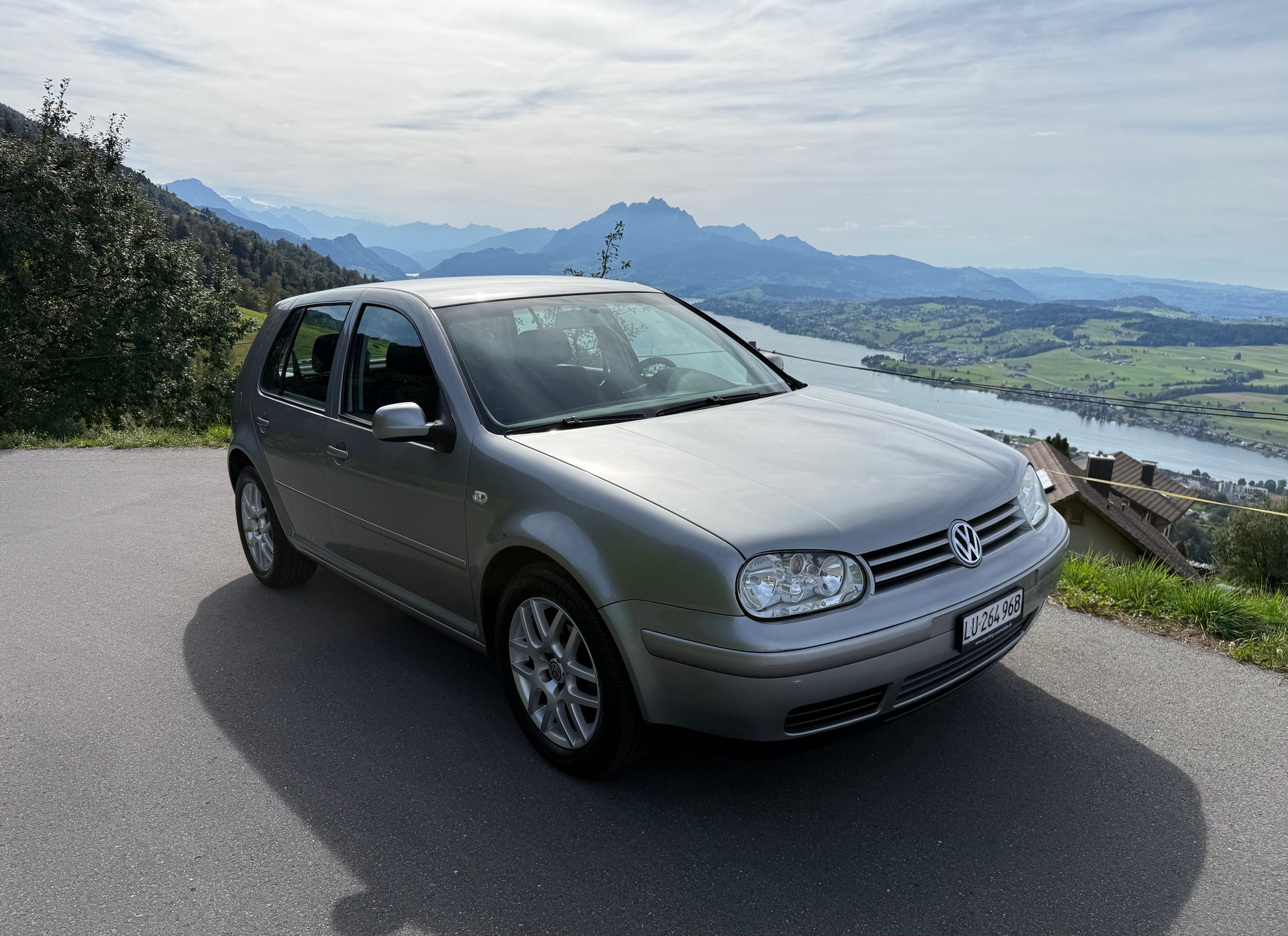 VW Golf 1.6 Pacific-image-0