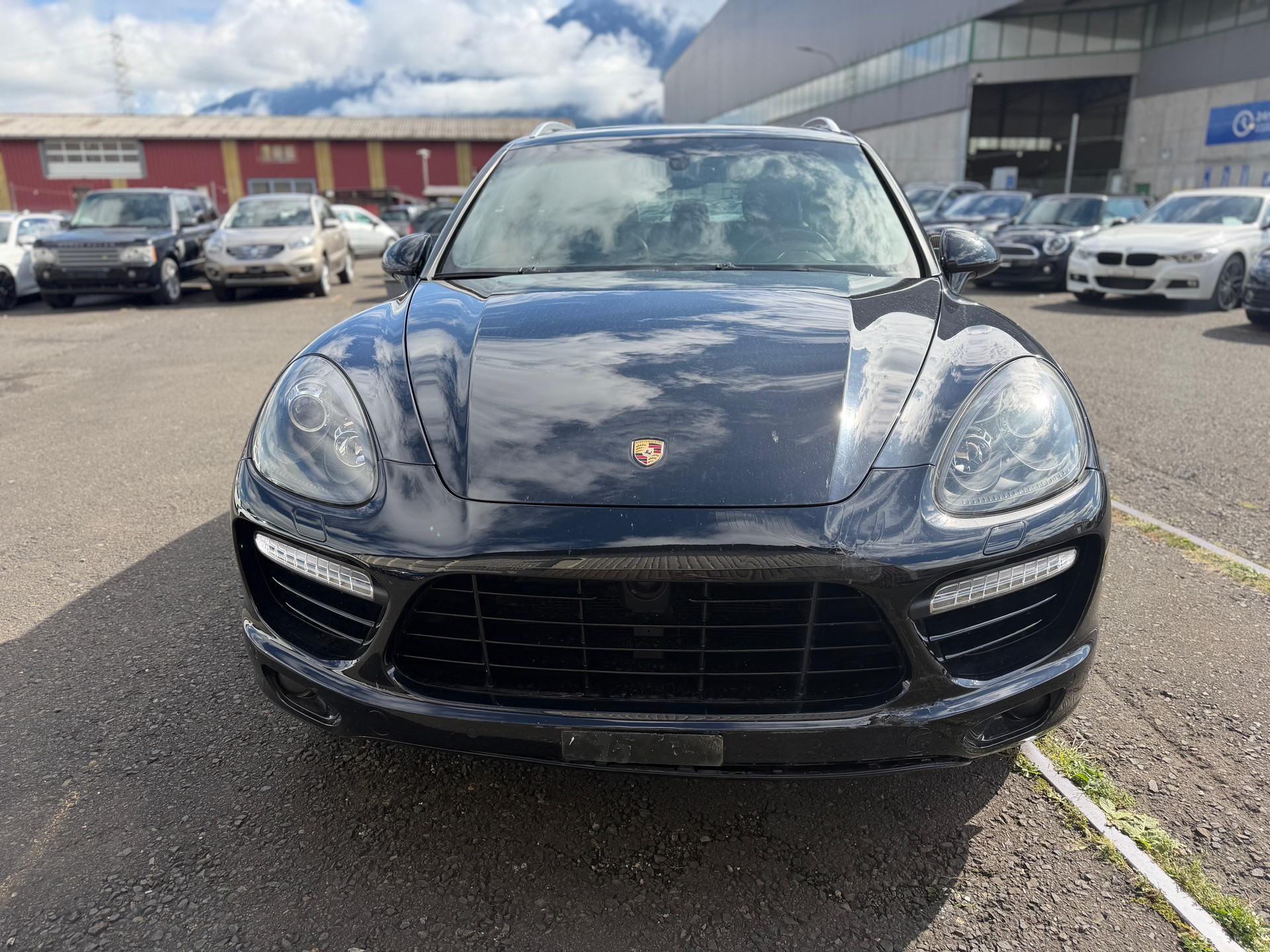 PORSCHE Cayenne Turbo-image-0