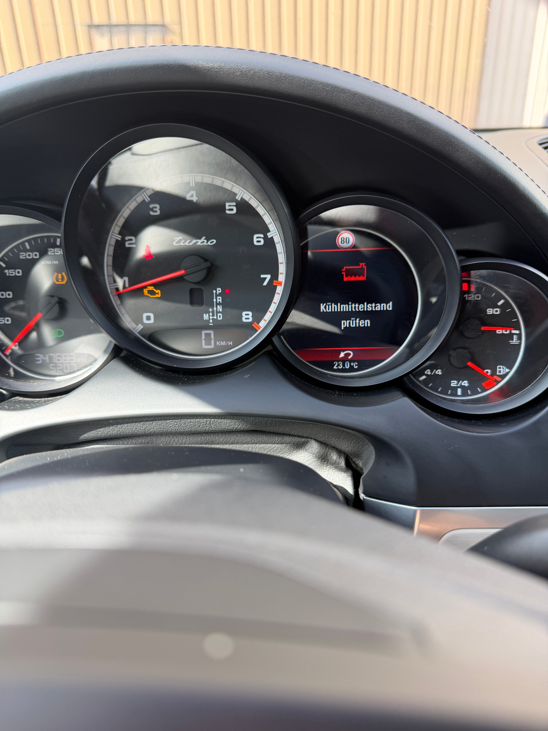 PORSCHE Cayenne Turbo-image-13
