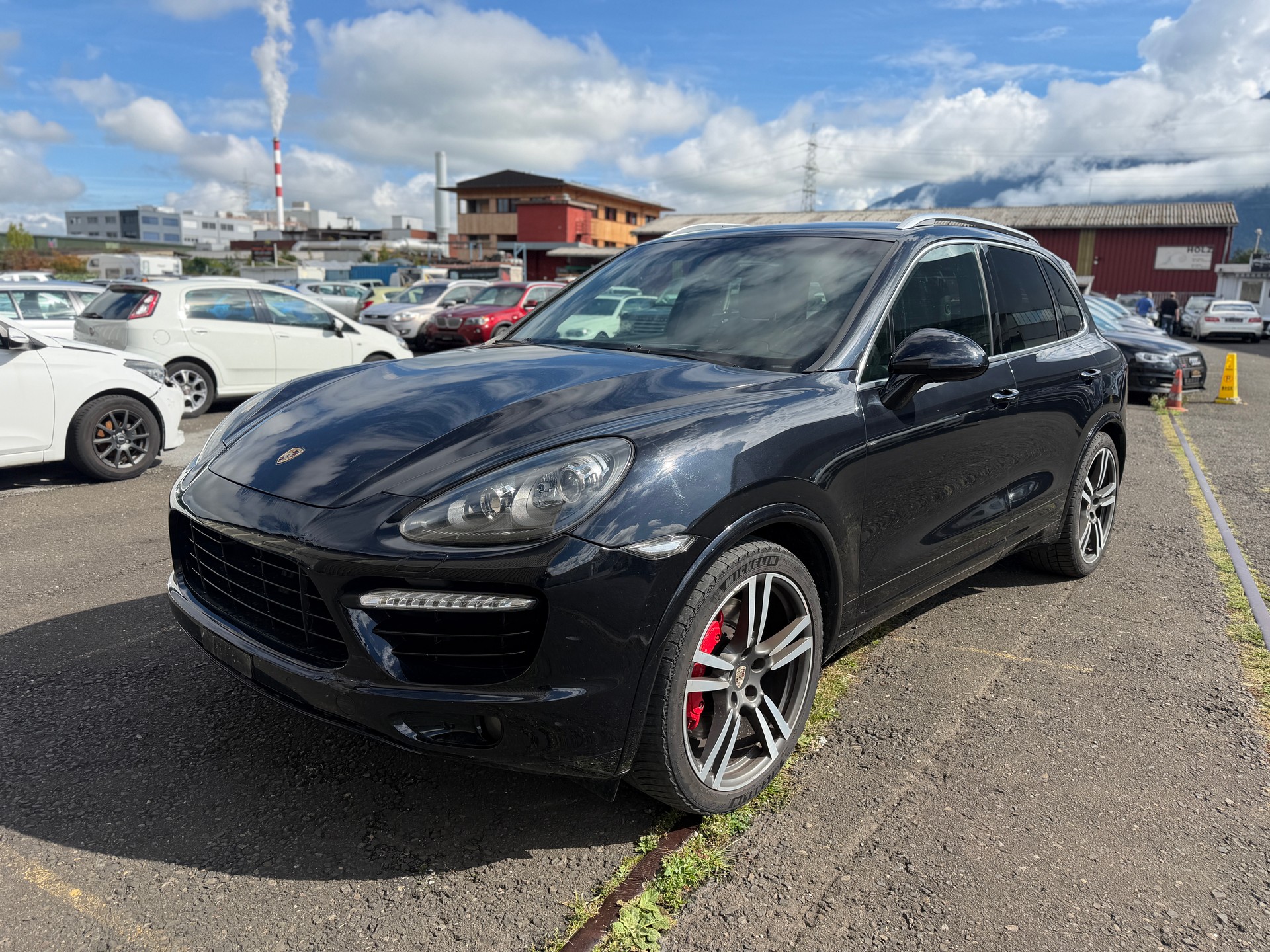 PORSCHE Cayenne Turbo-image-1