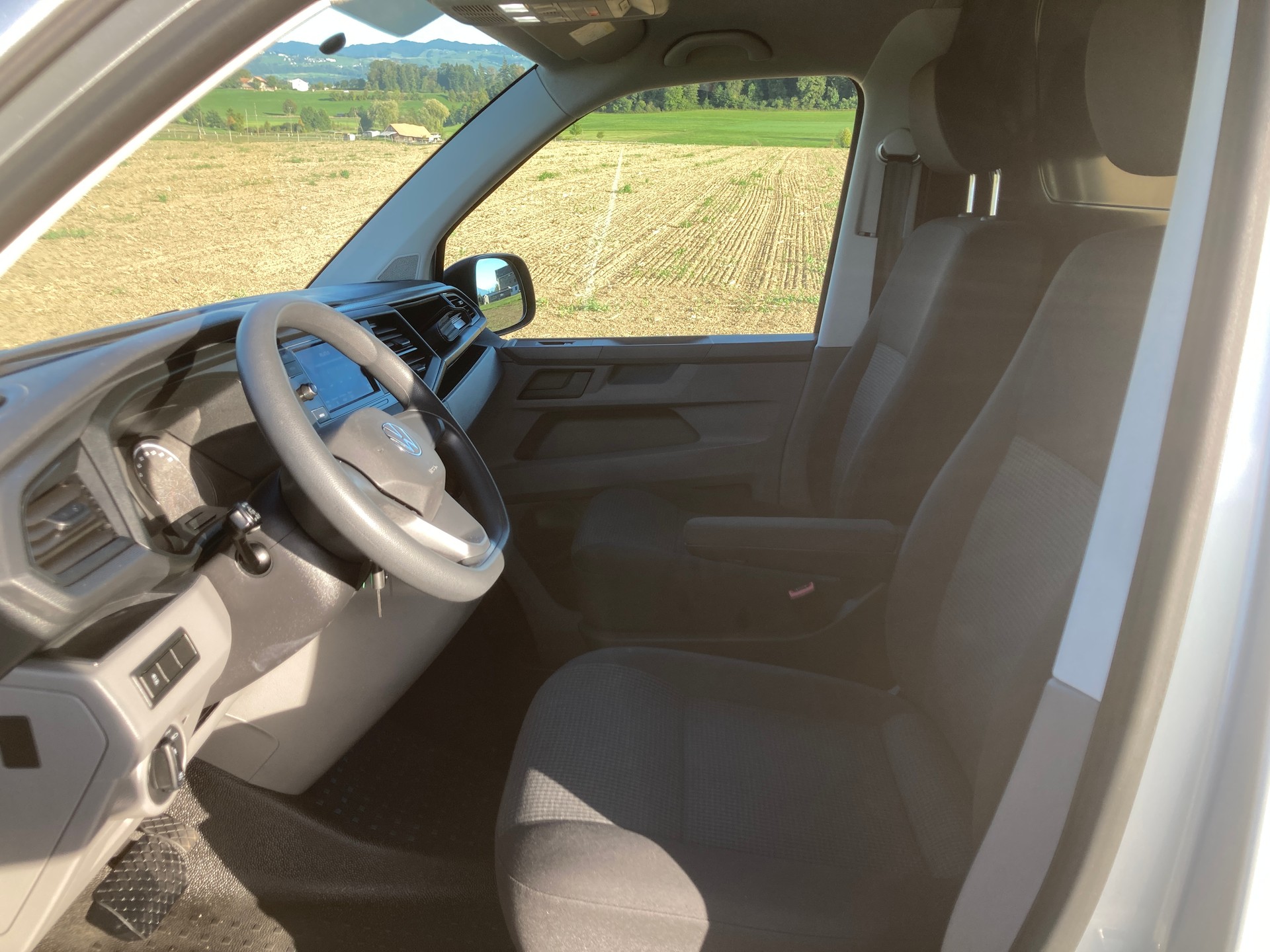 VW T6.1 2.0 TDI 4Motion DSG-image-8
