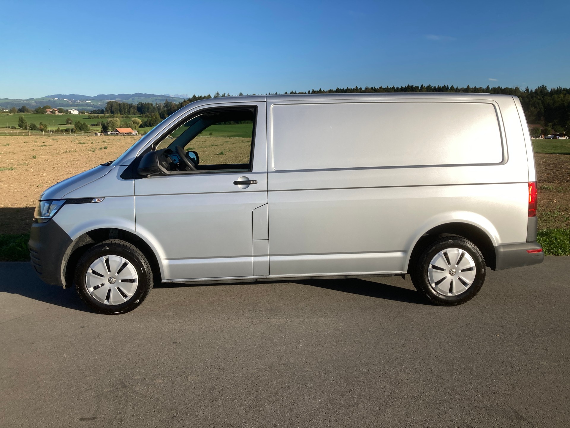 VW T6.1 2.0 TDI 4Motion DSG-image-4