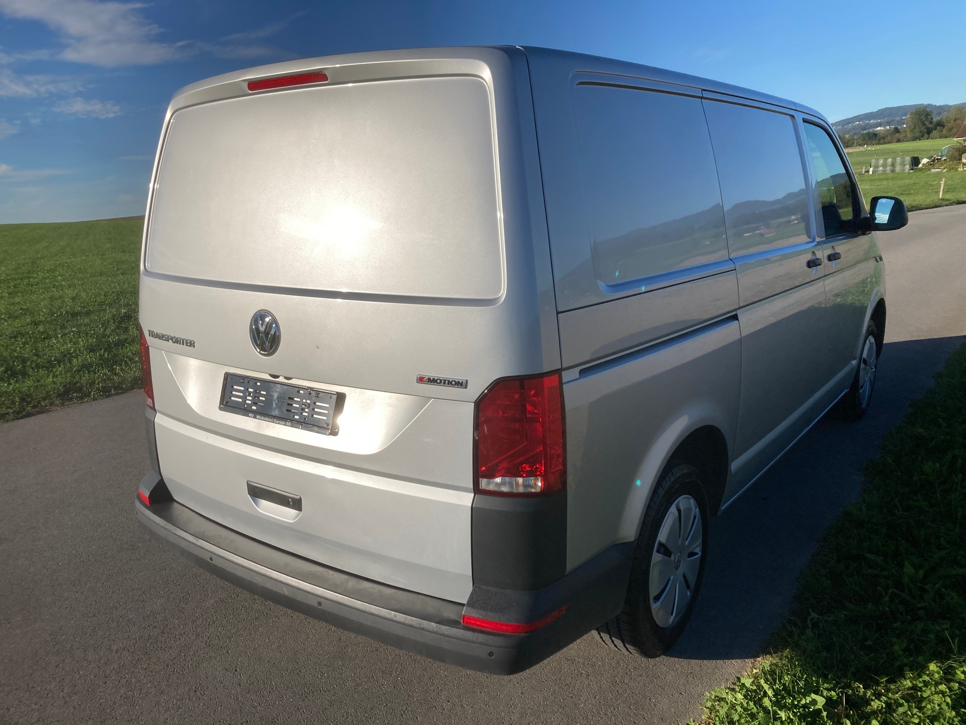 VW T6.1 2.0 TDI 4Motion DSG-image-2