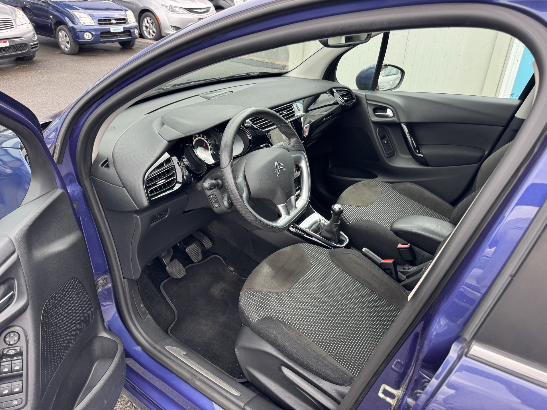 CITROEN C3 1.2i PureTech Exclusive-image-7