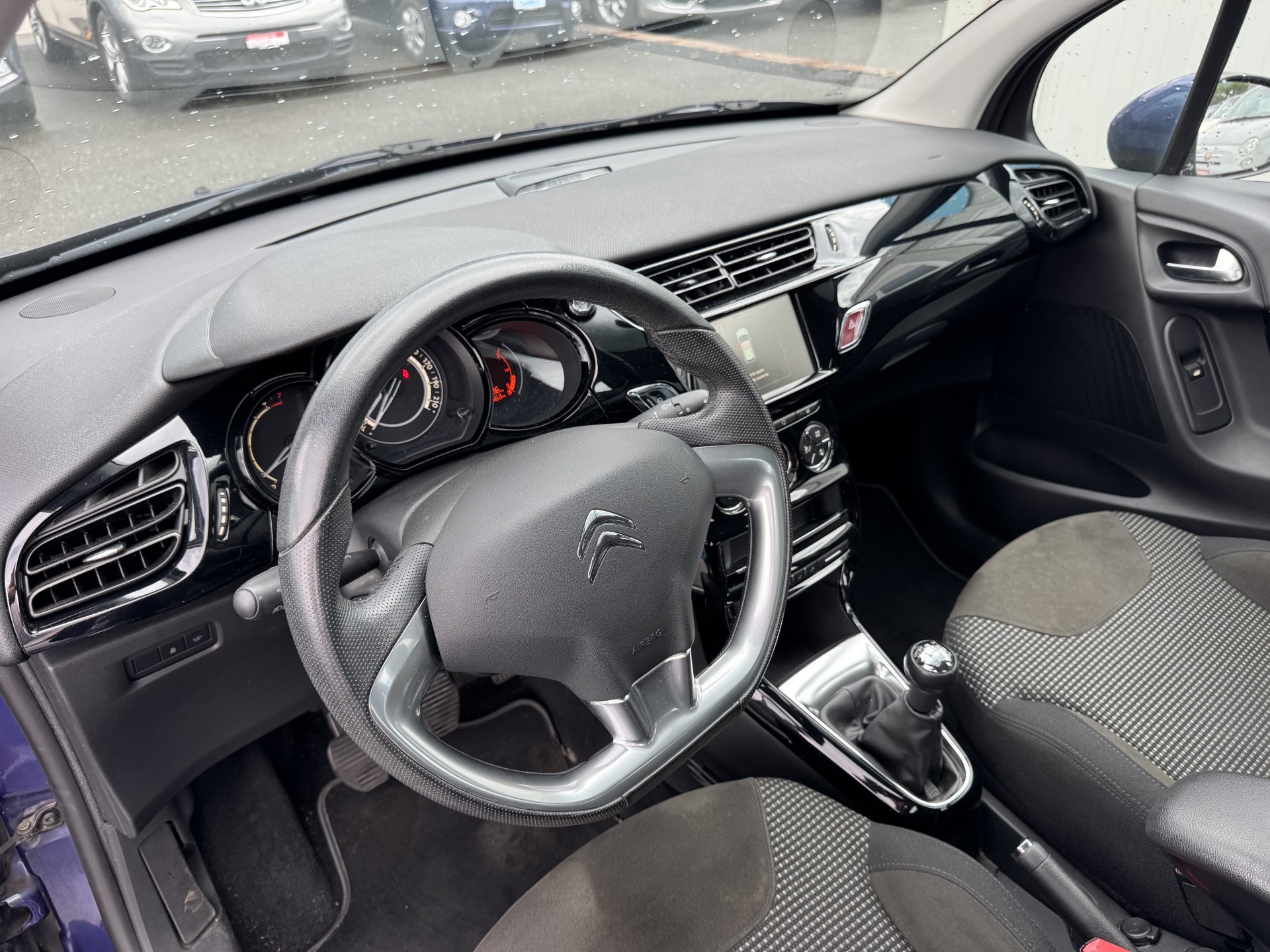 CITROEN C3 1.2i PureTech Exclusive-image-8