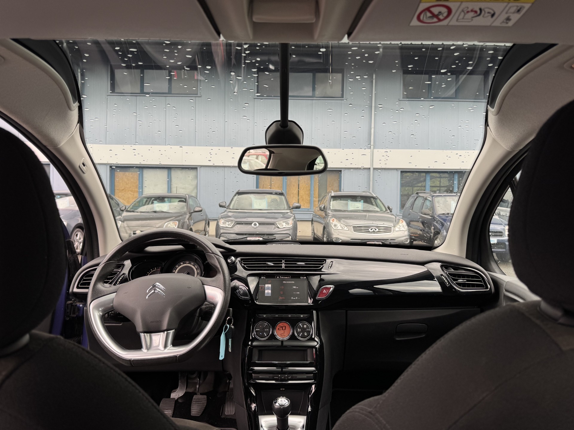 CITROEN C3 1.2i PureTech Exclusive-image-10