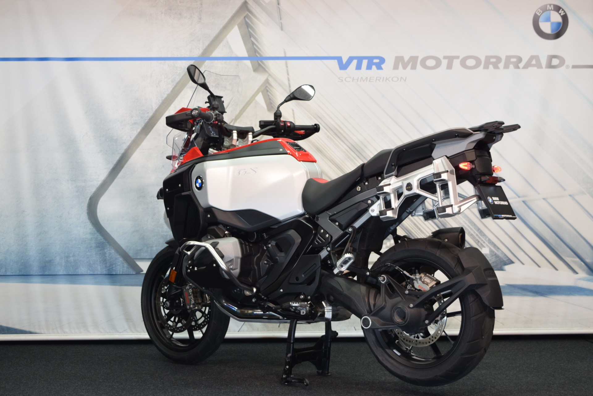 BMW R 1300 GS Adventure ASA inkl. Schmiederäder-showroom-element-3