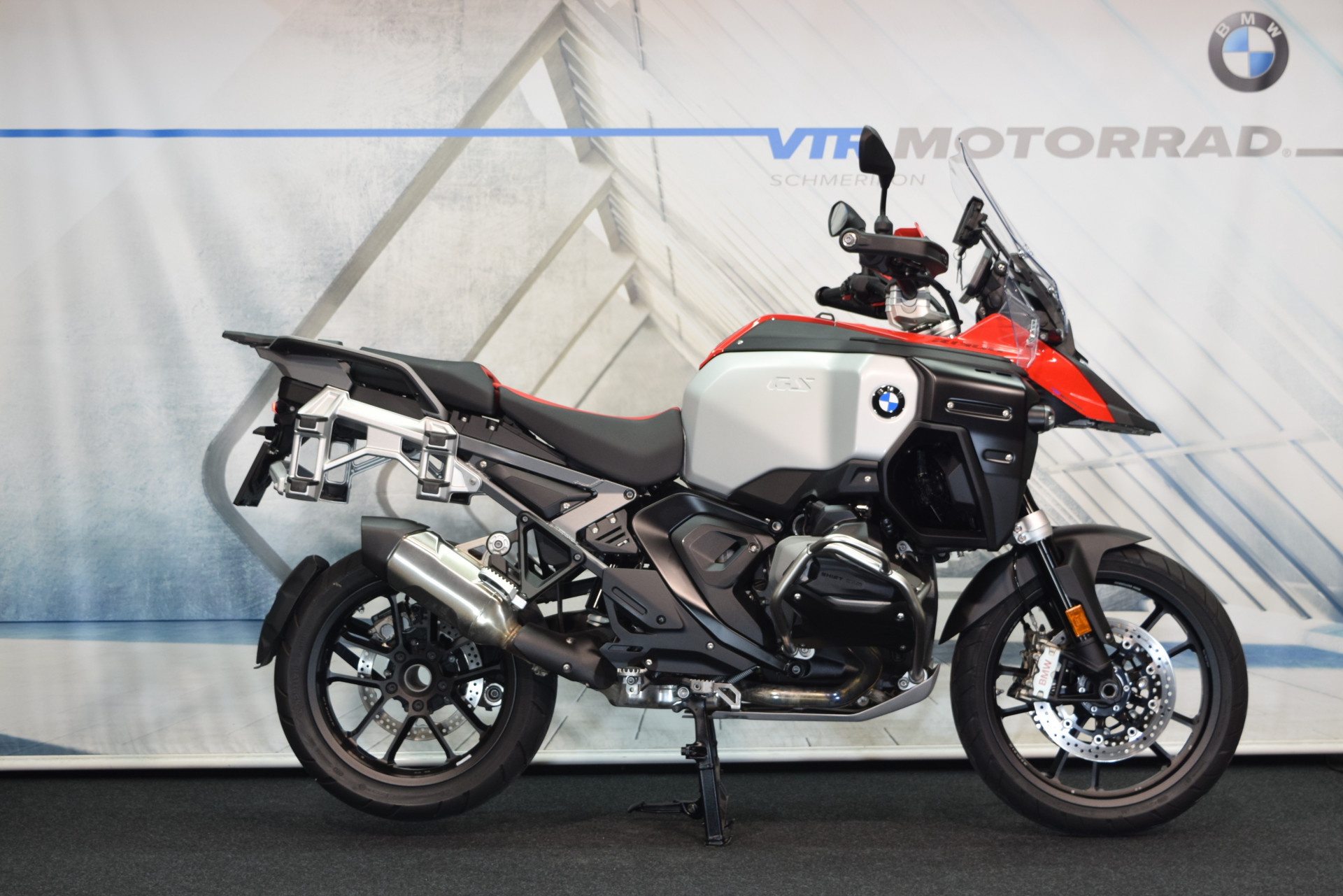BMW R 1300 GS Adventure ASA inkl. Schmiederäder-showroom-element-1