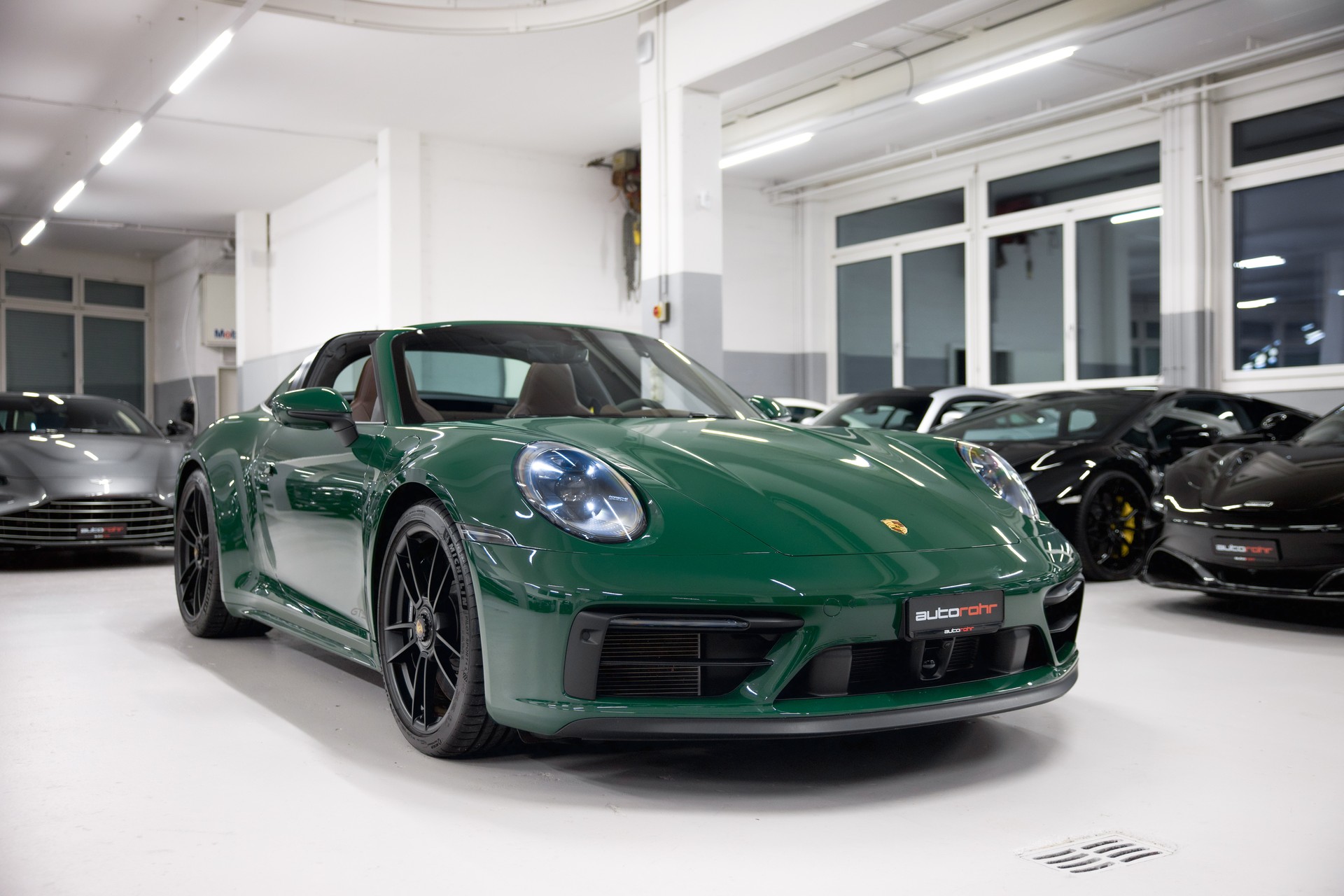 PORSCHE 911 Targa 4 GTS PDK *CH-FHZ*-image-2
