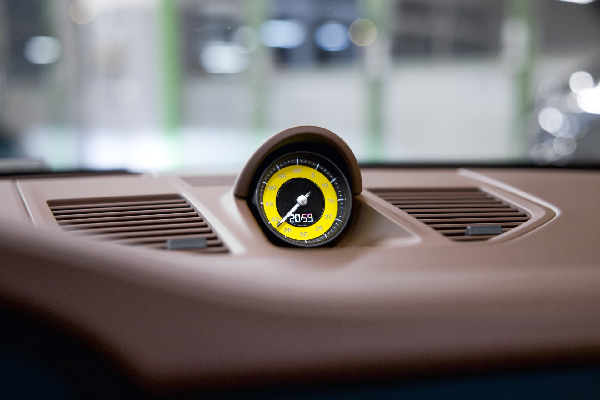 PORSCHE 911 Targa 4 GTS PDK *CH-FHZ*-image-28