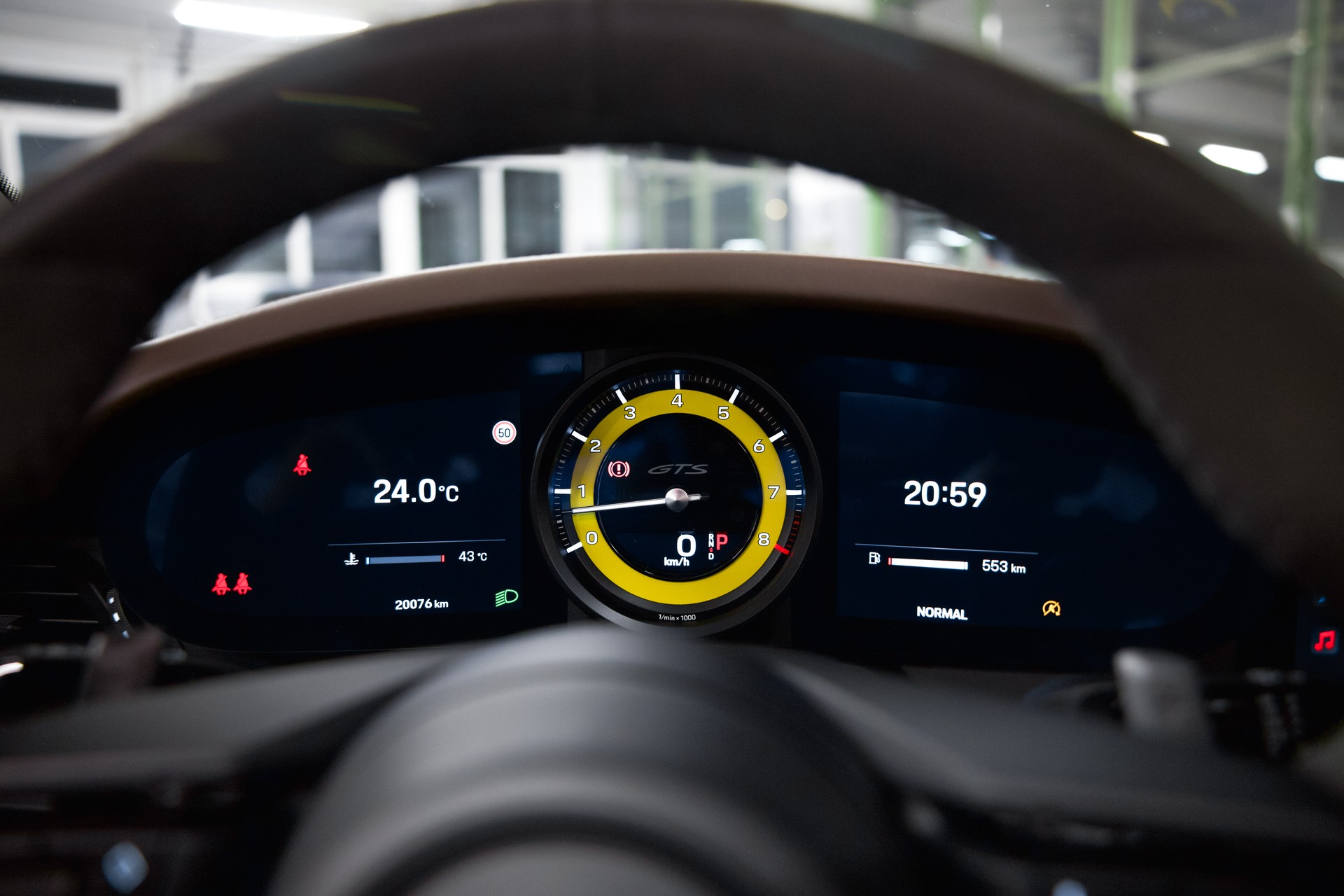 PORSCHE 911 Targa 4 GTS PDK *CH-FHZ*-image-29