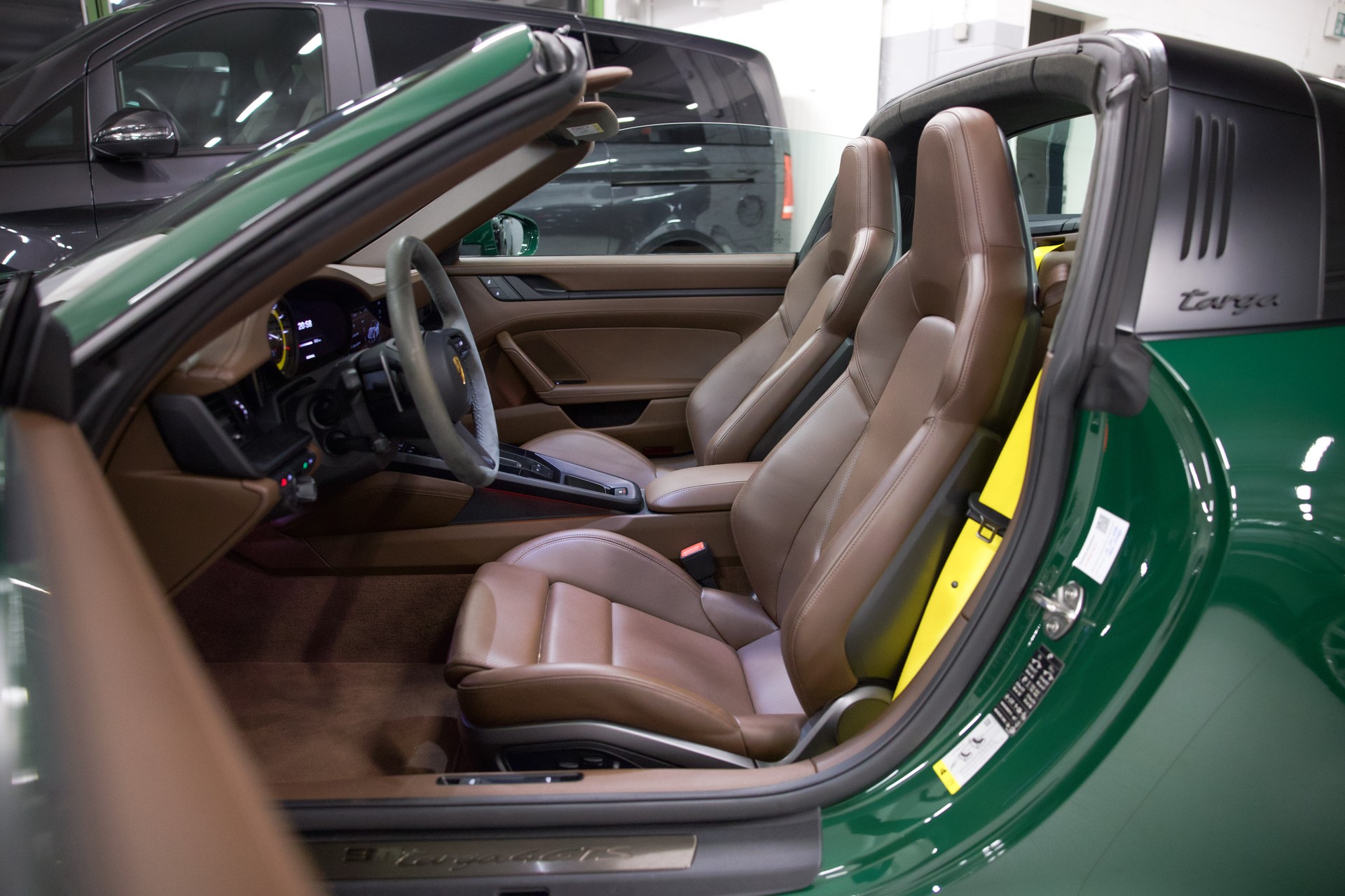 PORSCHE 911 Targa 4 GTS PDK *CH-FHZ*-image-19