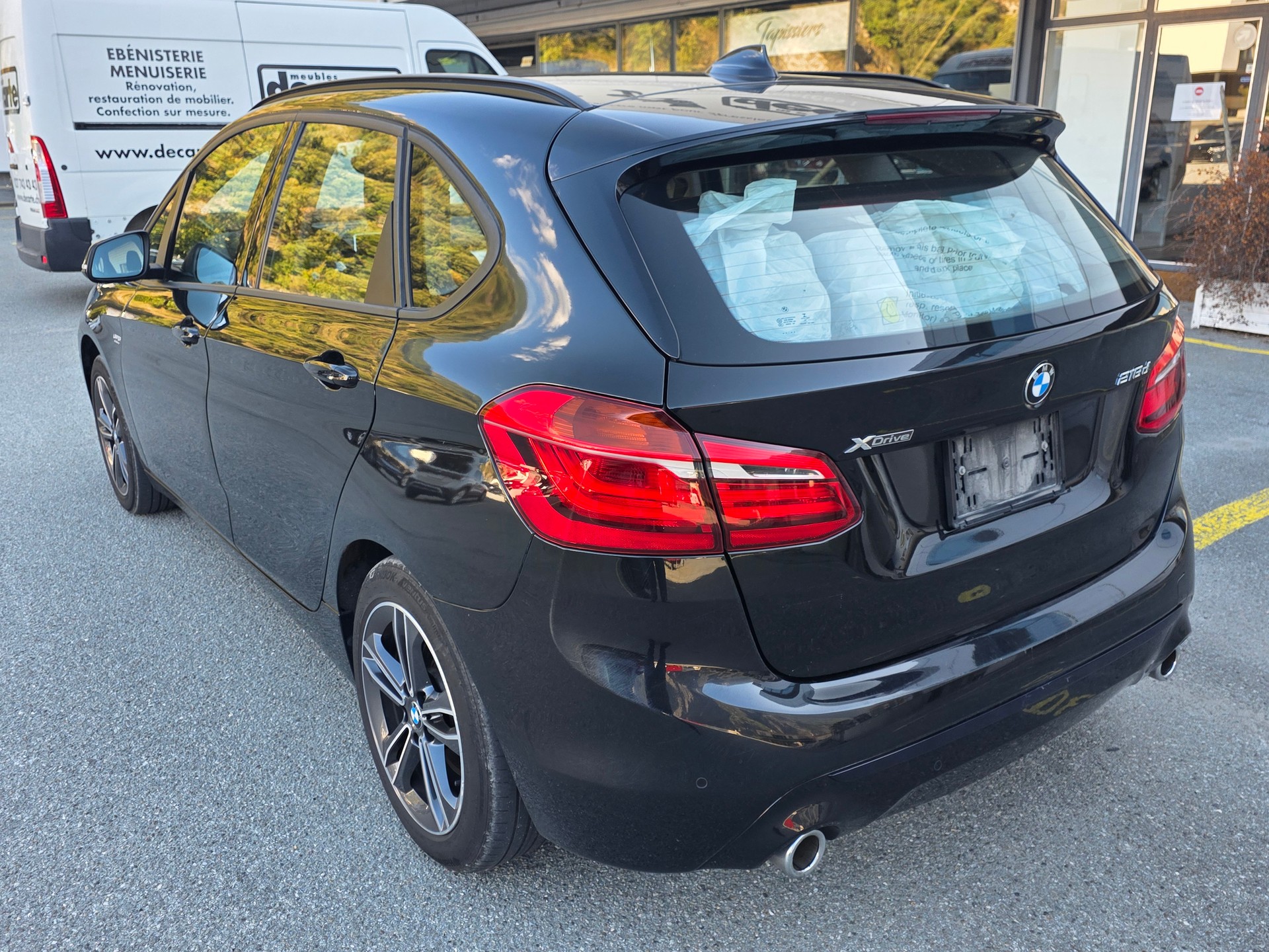 BMW 218d xDrive Active Tourer Steptronic Sport Line-image-2