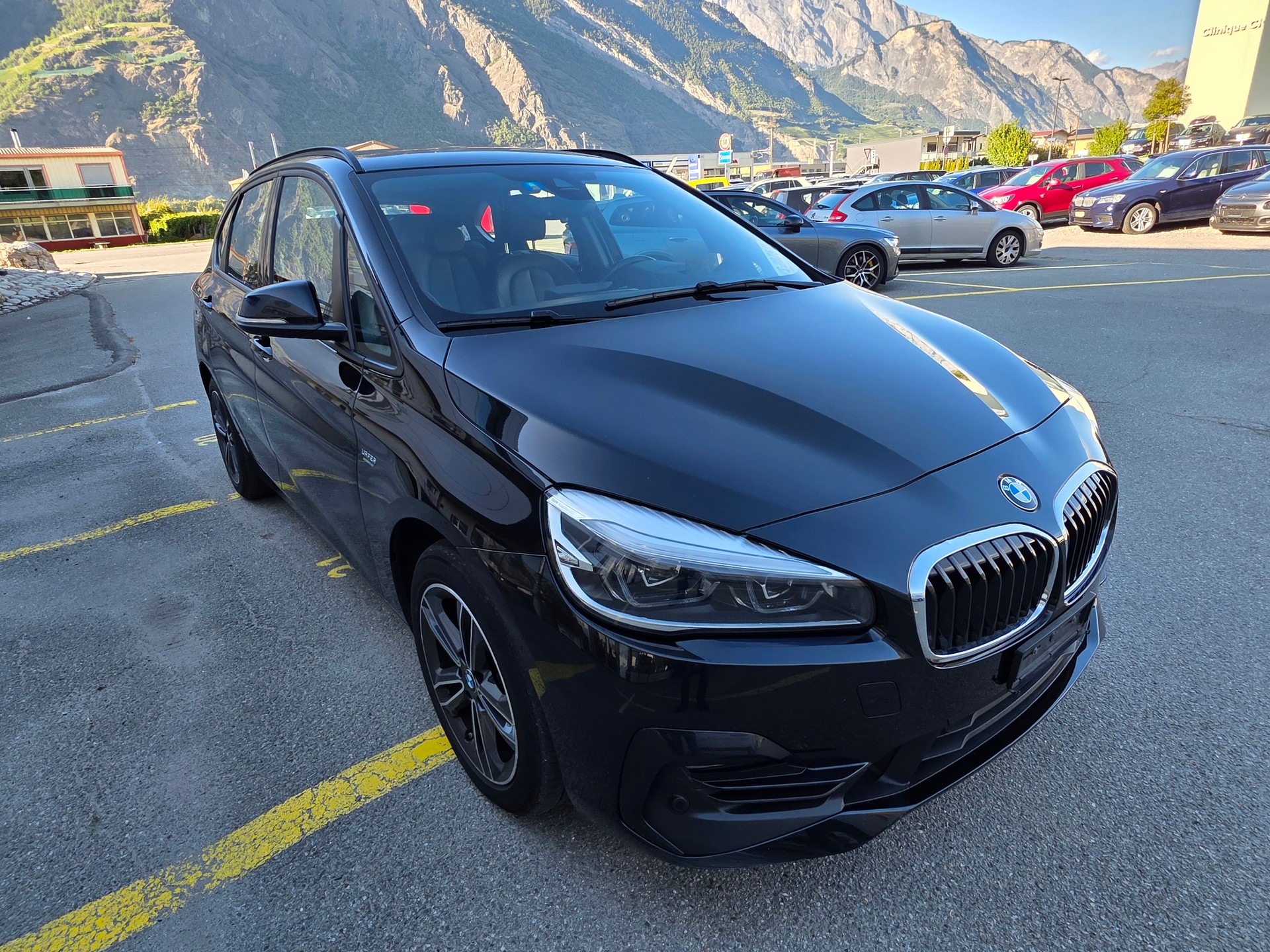 BMW 218d xDrive Active Tourer Steptronic Sport Line-image-6