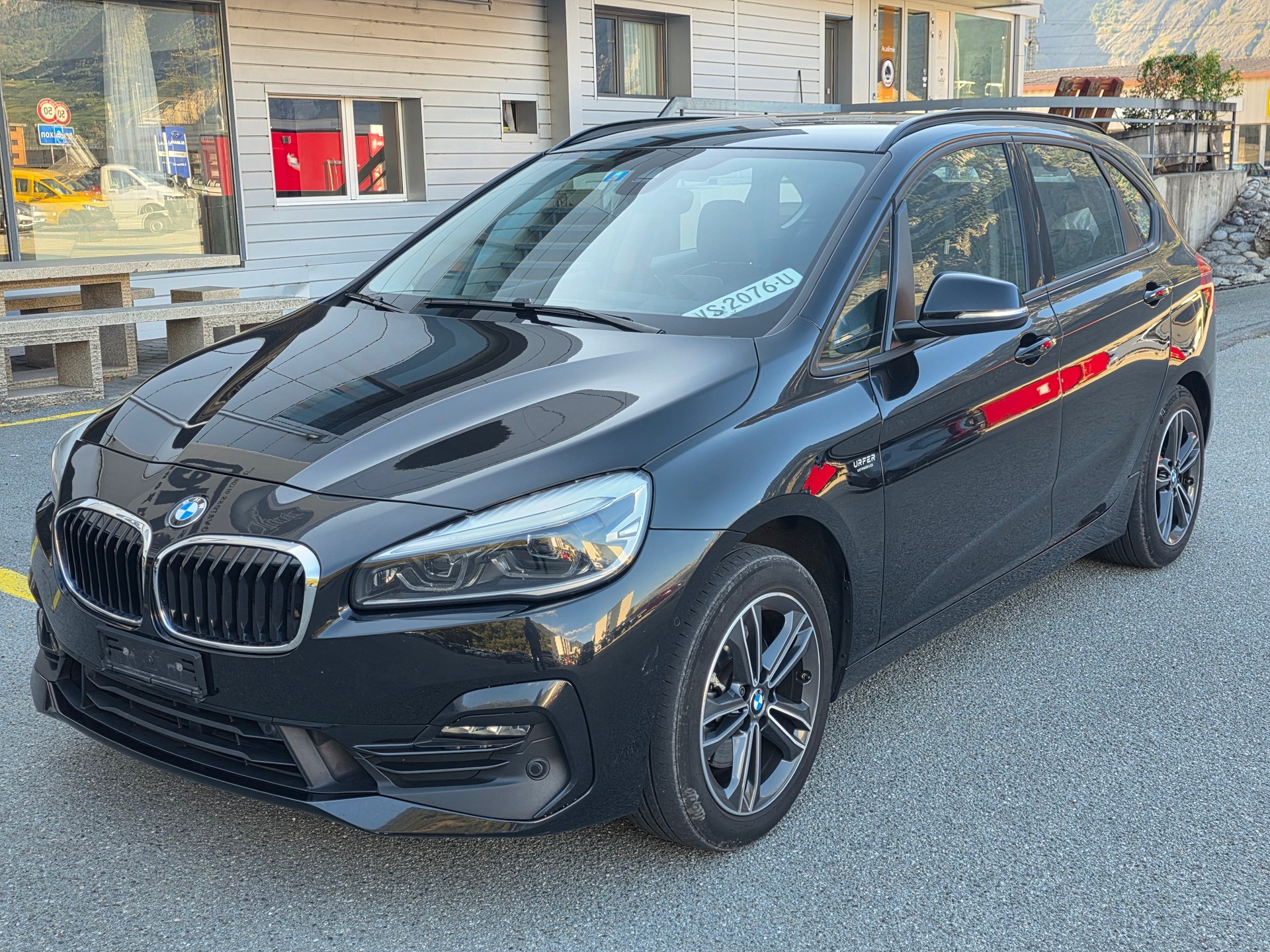 BMW 218d xDrive Active Tourer Steptronic Sport Line-image-0