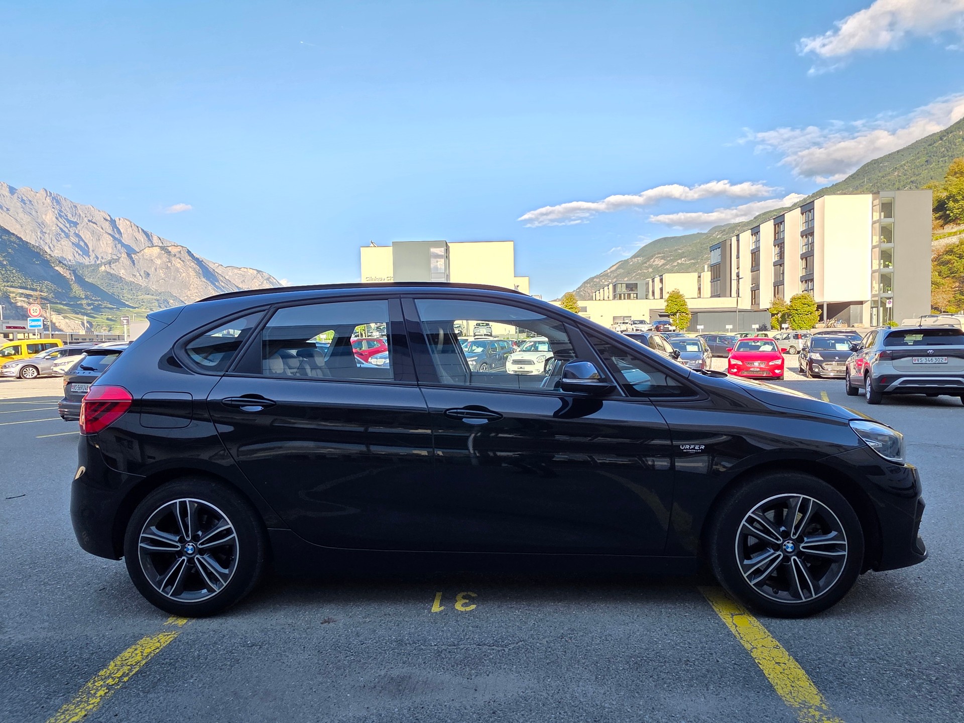 BMW 218d xDrive Active Tourer Steptronic Sport Line-image-5