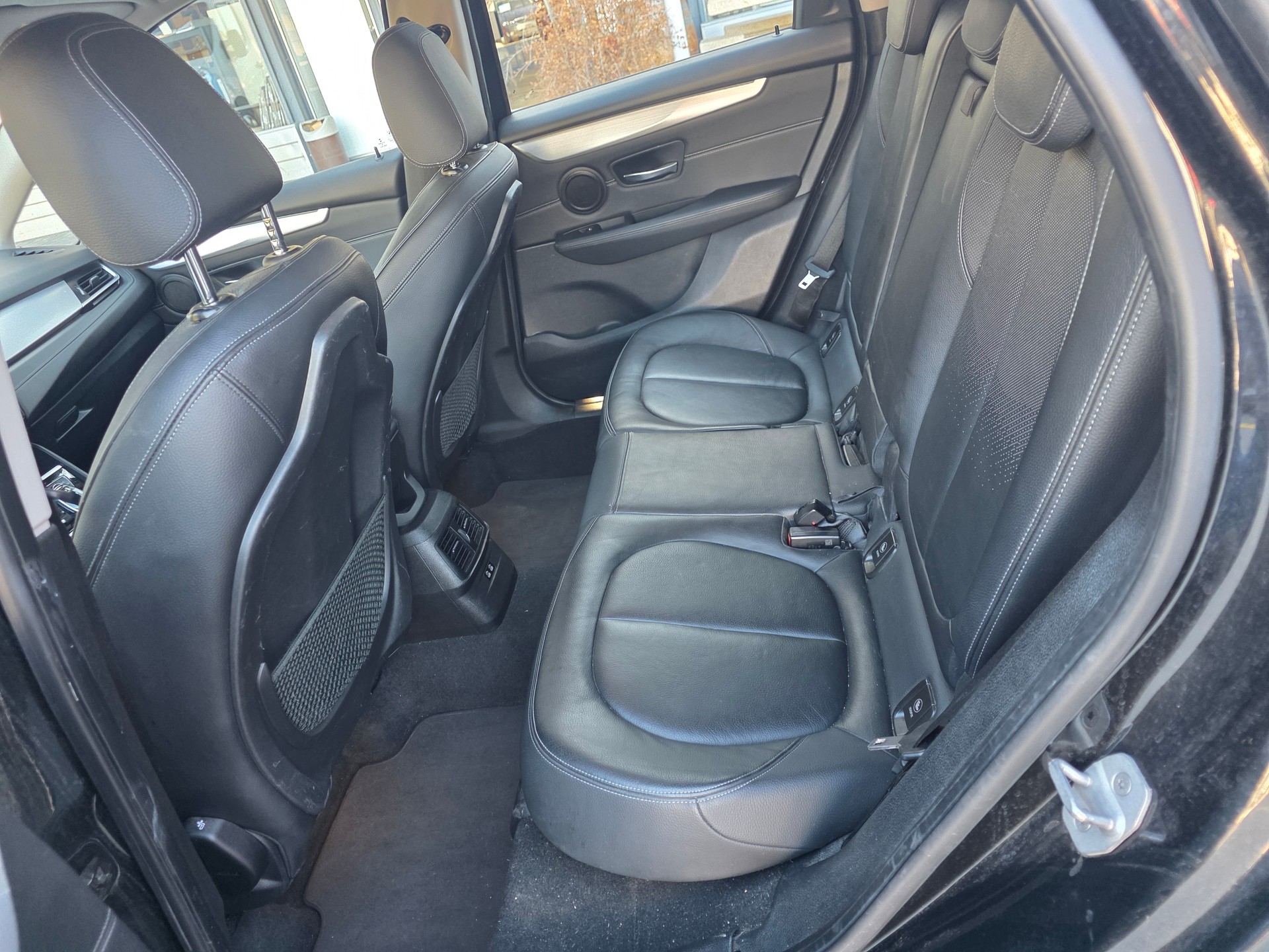 BMW 218d xDrive Active Tourer Steptronic Sport Line-image-9