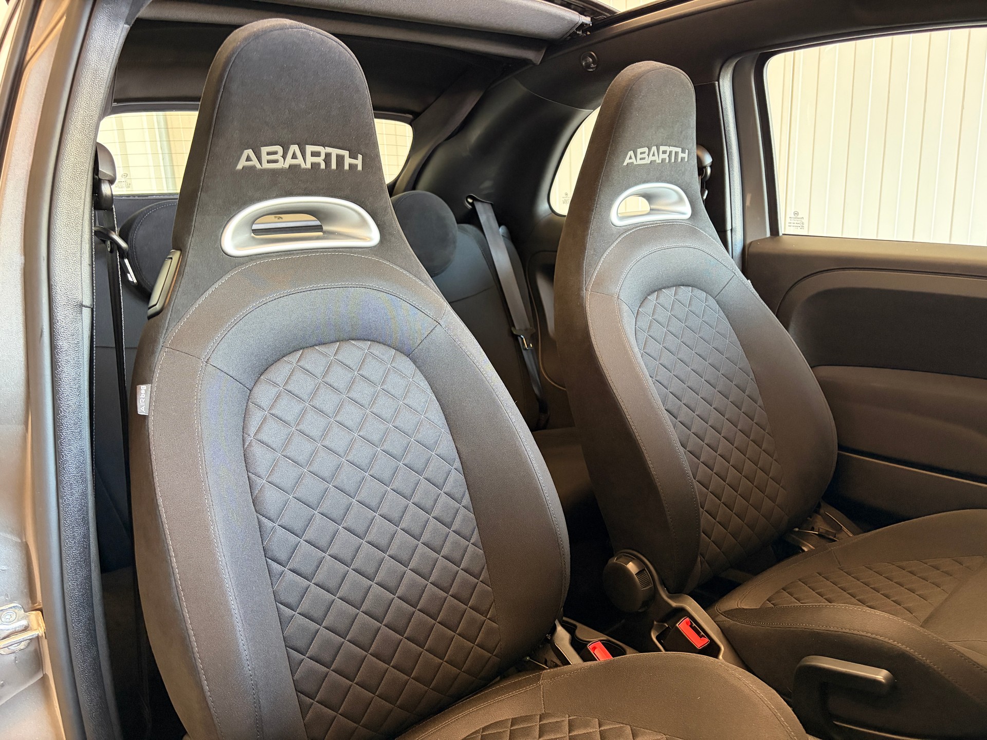 FIAT 595C (Cabrio) 1.4 16V Turbo AUTOMATIK-image-5
