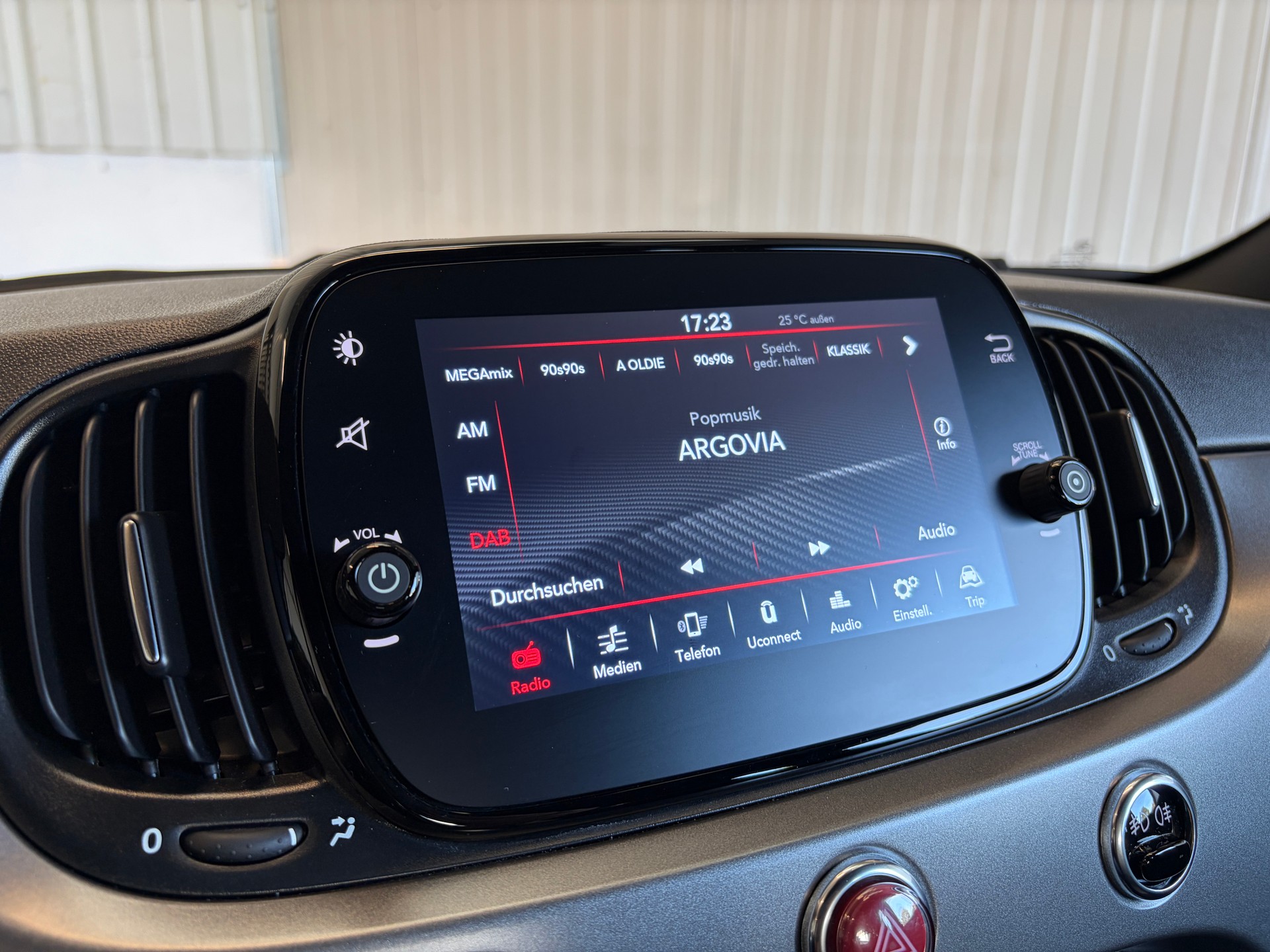 FIAT 595C (Cabrio) 1.4 16V Turbo AUTOMATIK-image-14