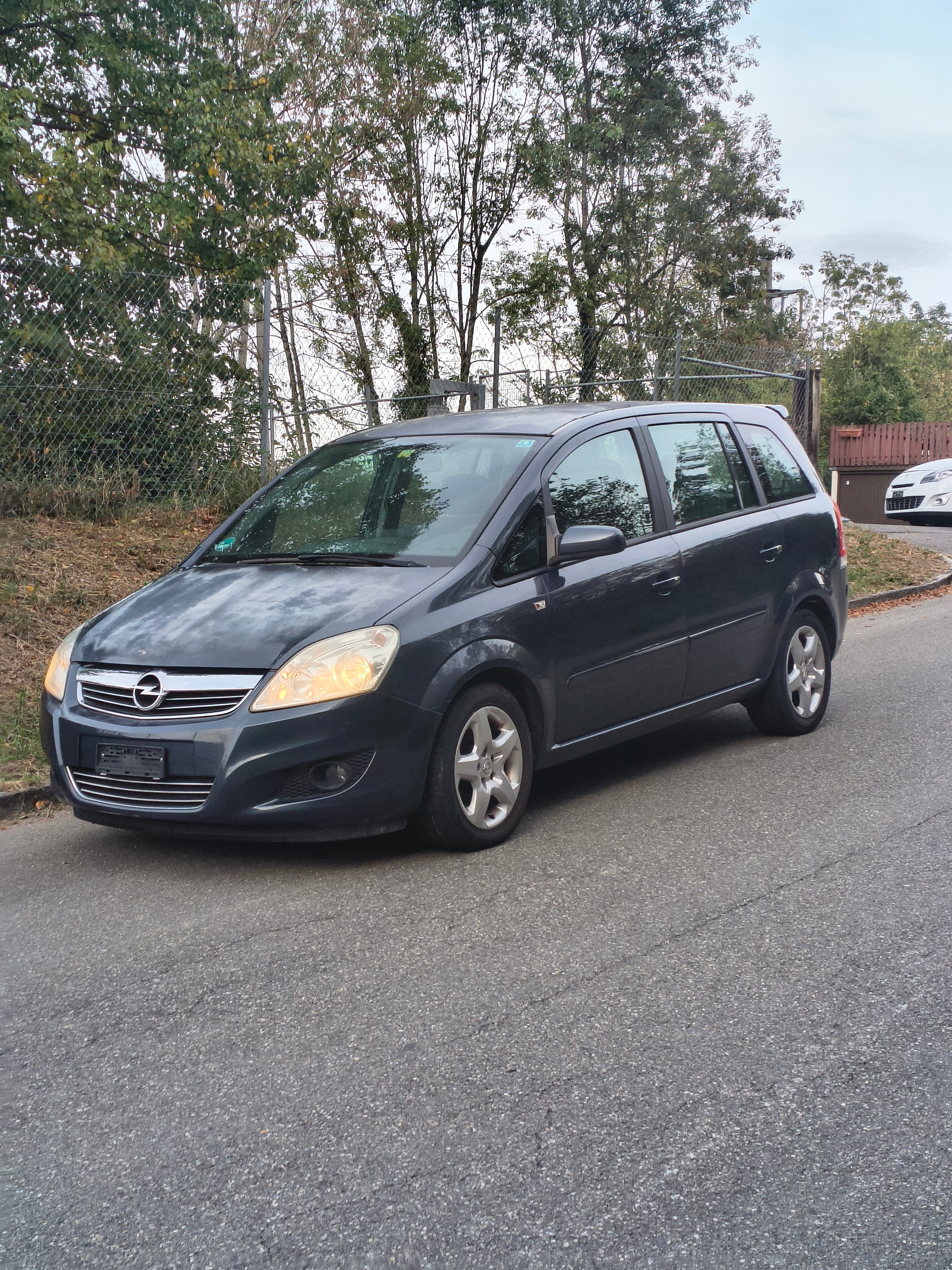 OPEL Zafira 1.9 CDTI Sport Automatic-image-0