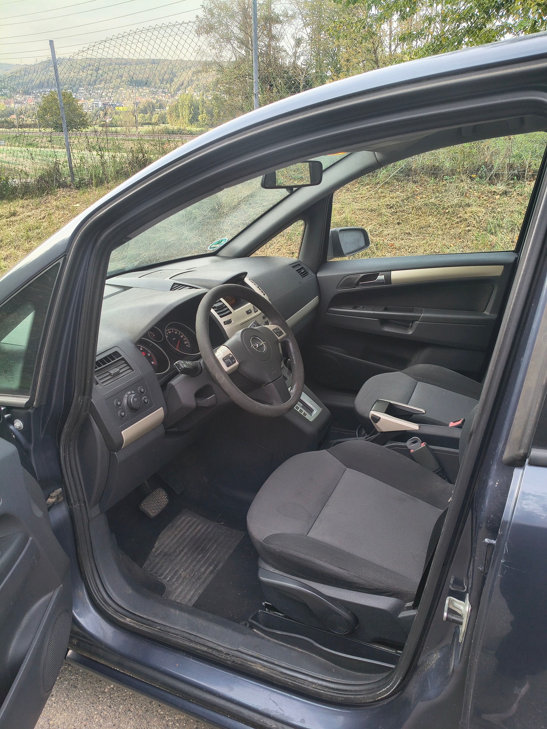 OPEL Zafira 1.9 CDTI Sport Automatic-image-7