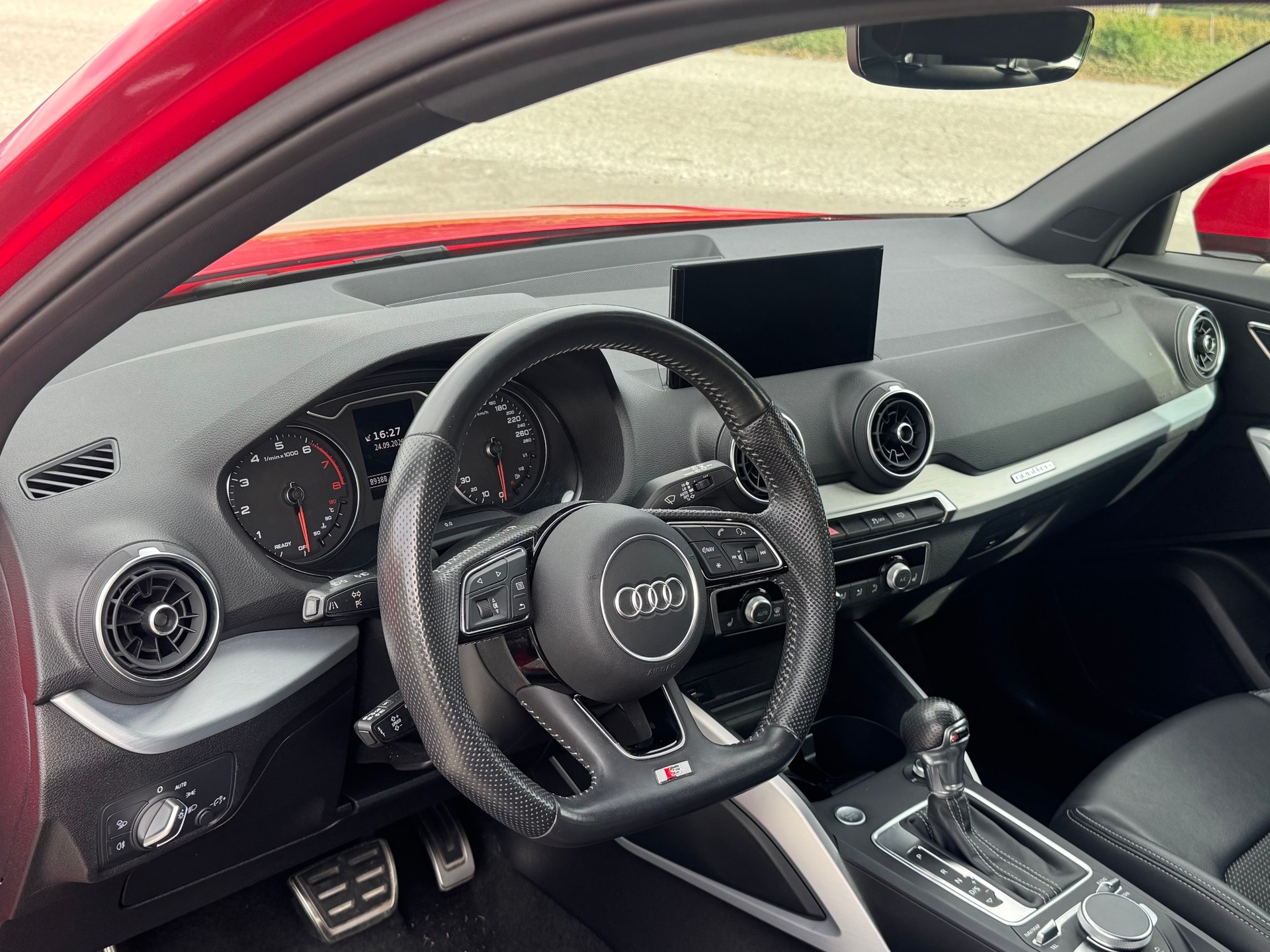 AUDI Q2 40 TFSI Sport S-Line quattro S-tronic-image-6