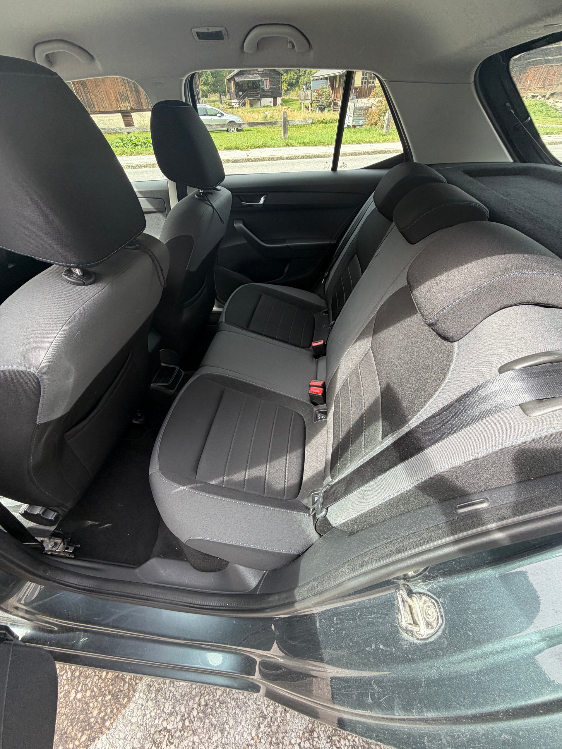 SKODA Fabia 1.0 TSI Monte Carlo-image-10