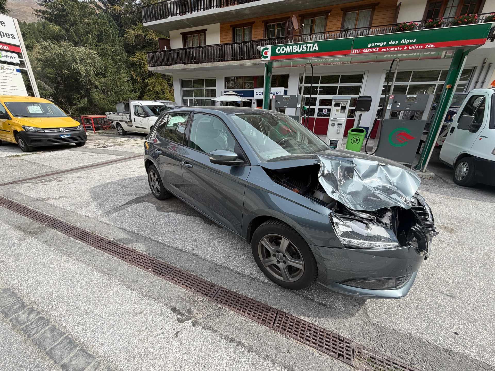 SKODA Fabia 1.0 TSI Monte Carlo-image-5