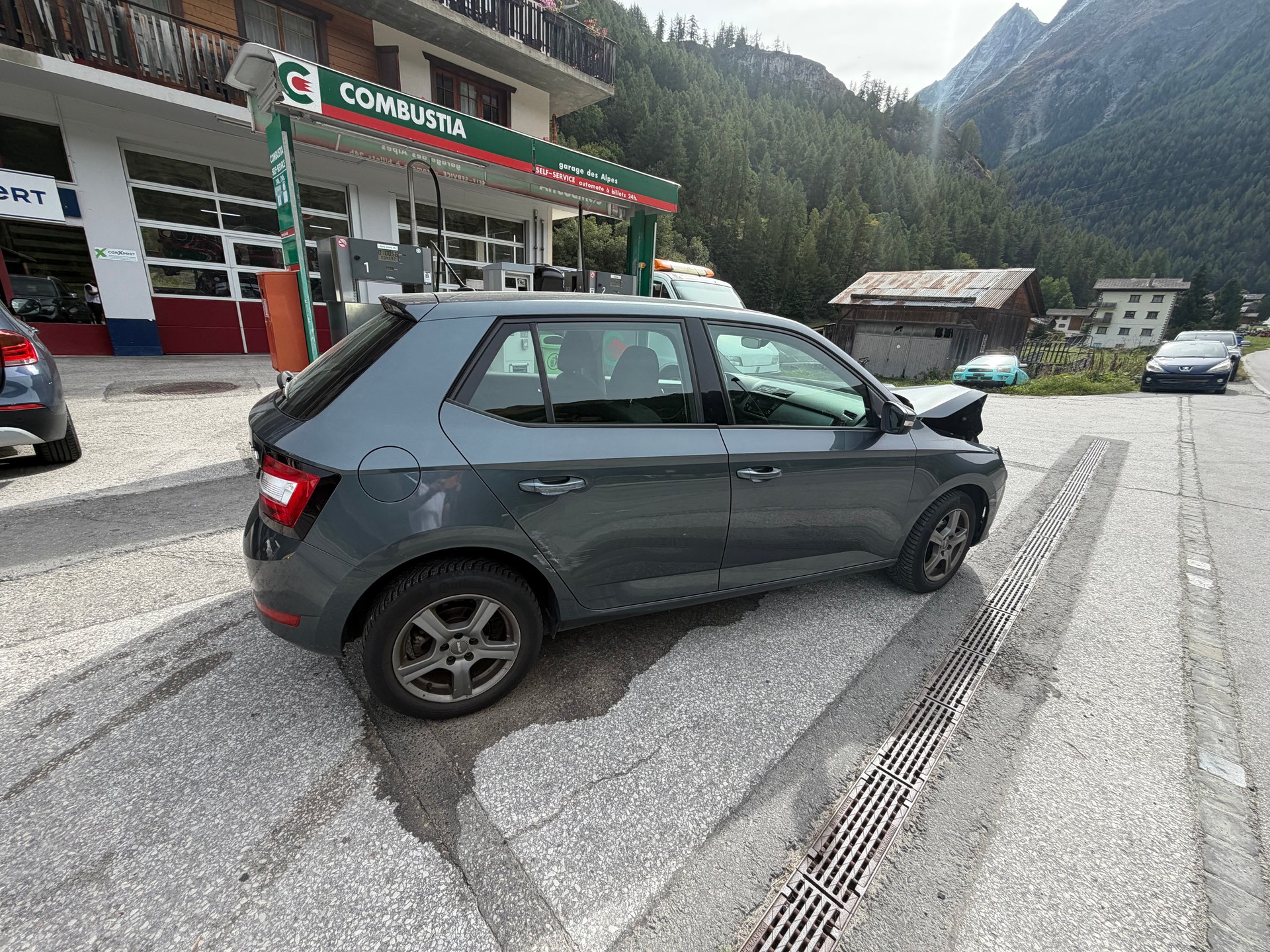 SKODA Fabia 1.0 TSI Monte Carlo-image-4