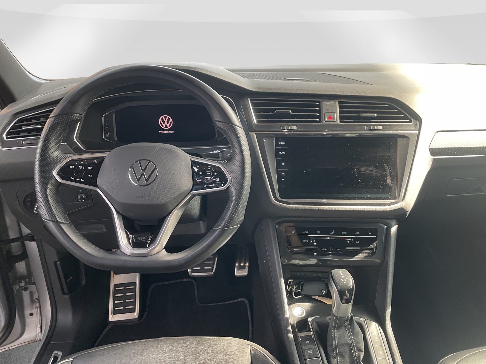 VW Tiguan 2.0 TDI SCR R-Line DSG-image-9