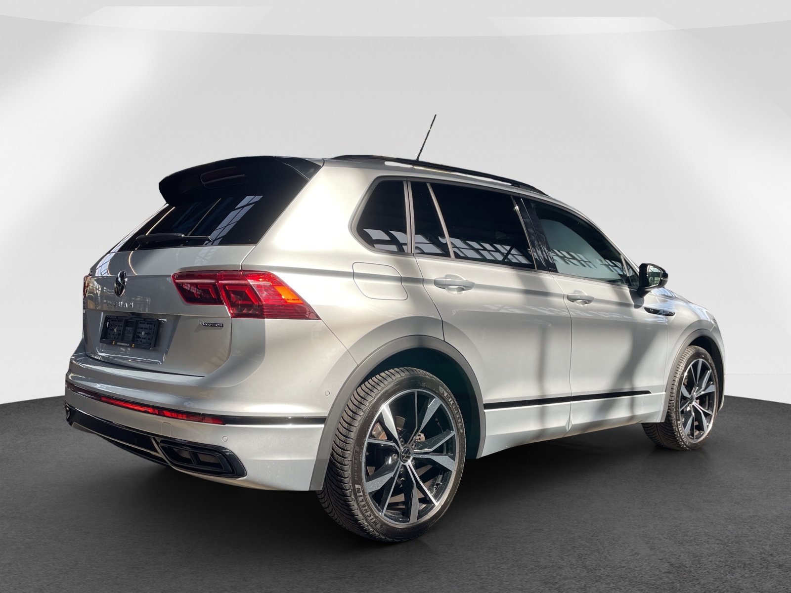 VW Tiguan 2.0 TDI SCR R-Line DSG-image-6