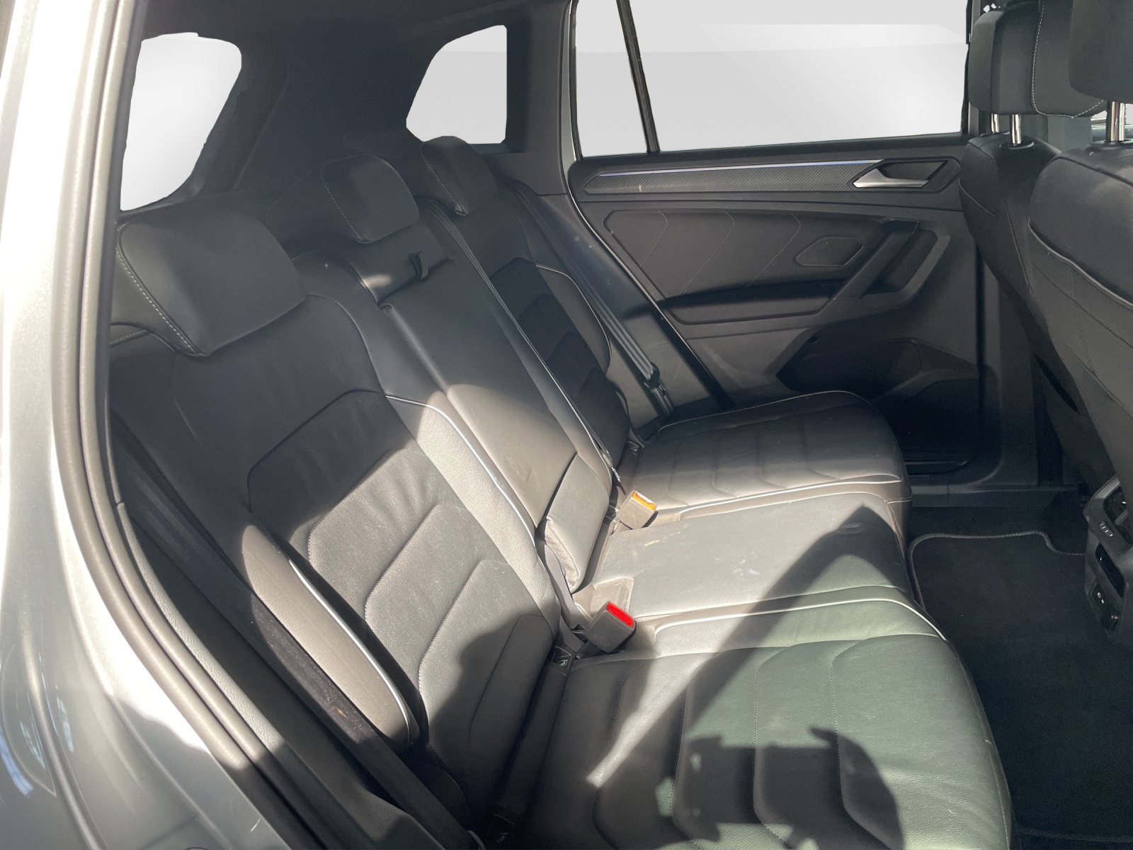VW Tiguan 2.0 TDI SCR R-Line DSG-image-14
