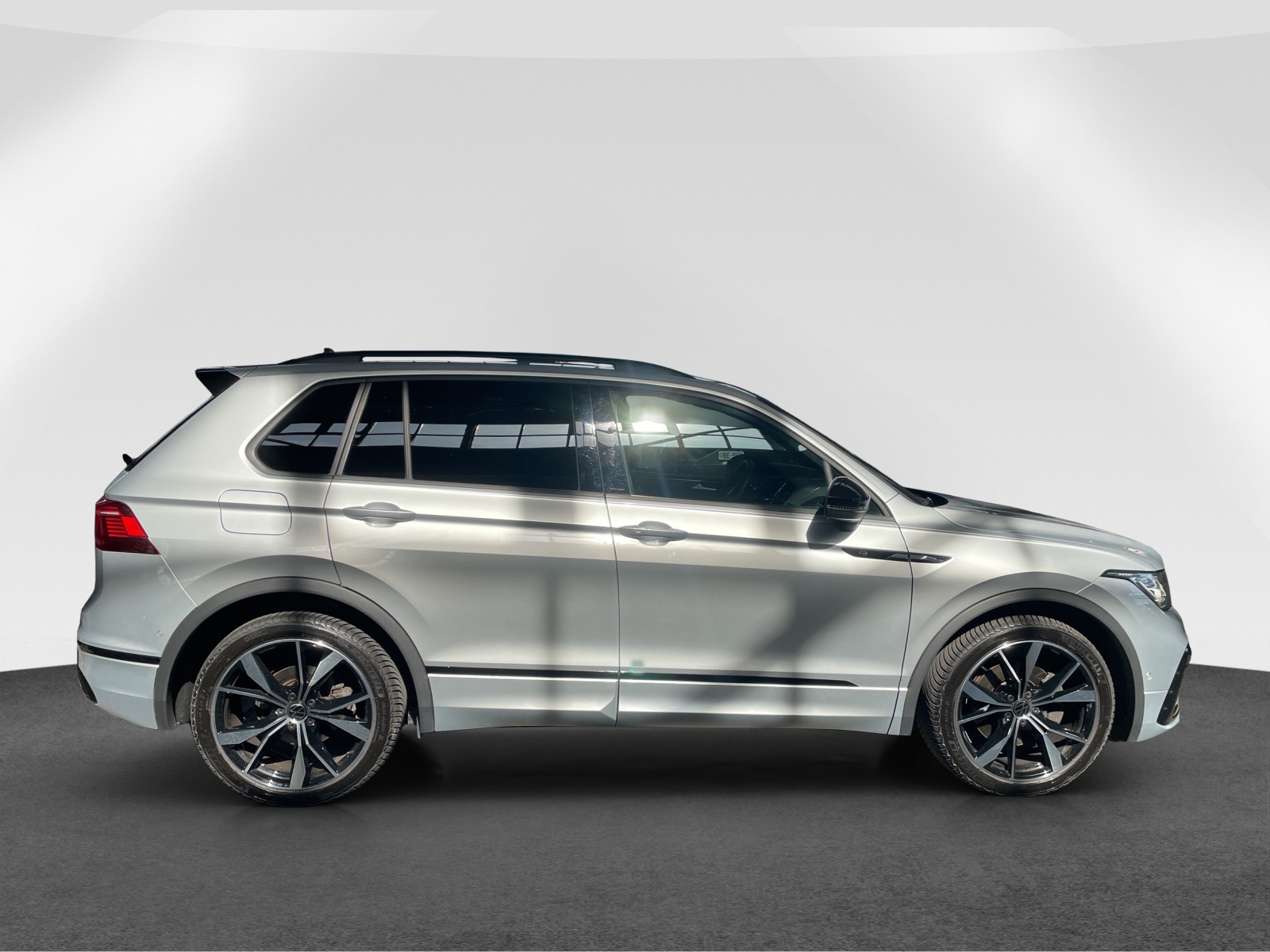 VW Tiguan 2.0 TDI SCR R-Line DSG-image-7