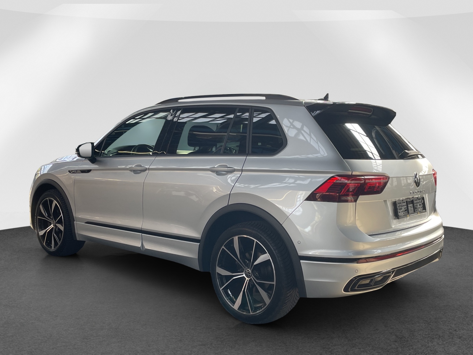 VW Tiguan 2.0 TDI SCR R-Line DSG-image-4