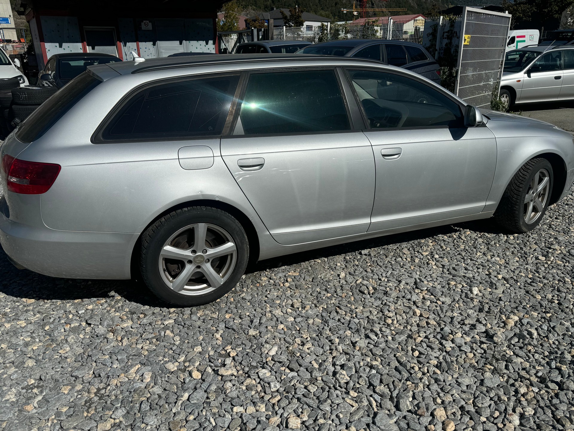 AUDI A6 Avant 4.2 V8 FSI quattro tiptronic-image-4