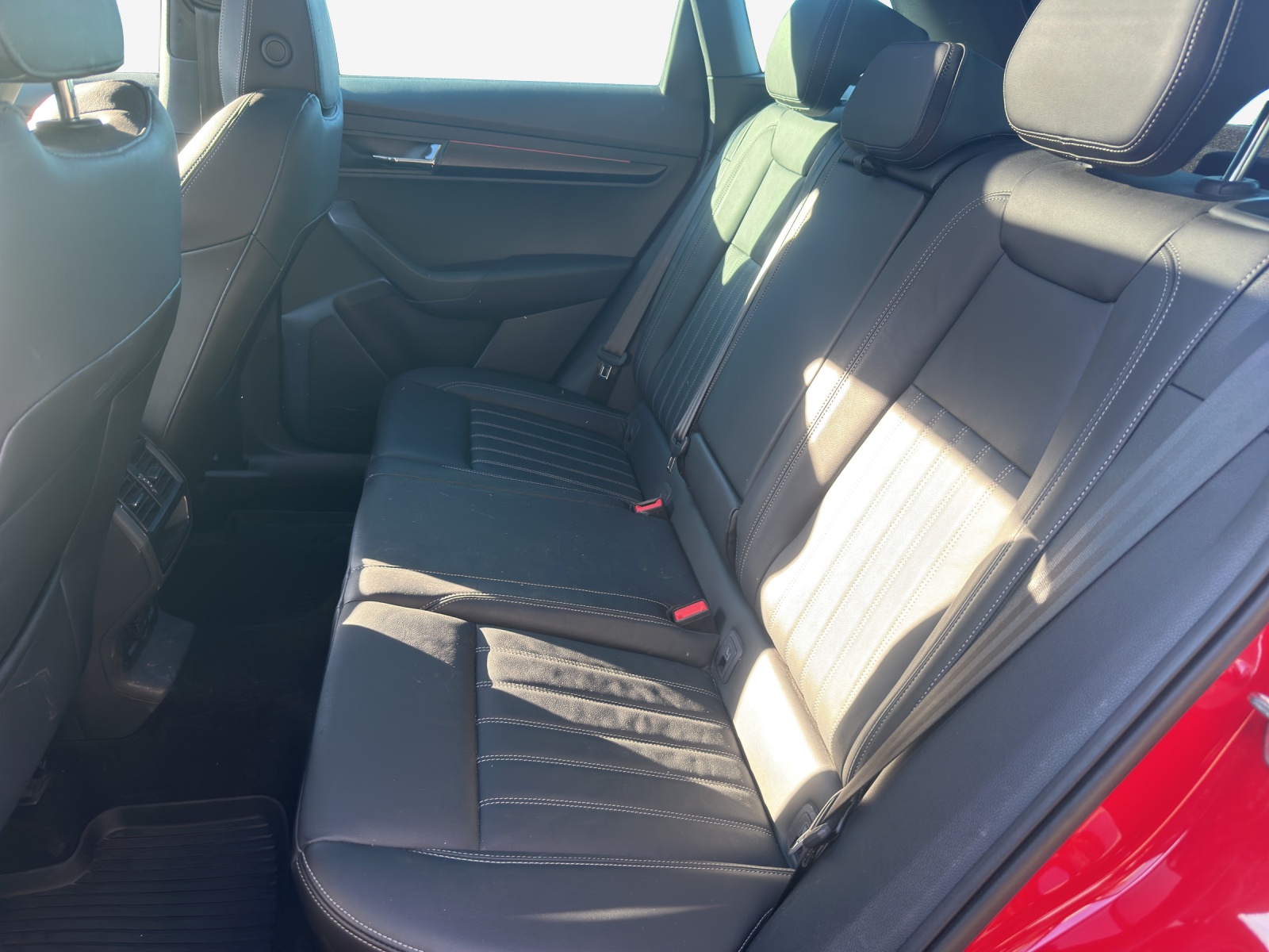SKODA Karoq 2.0 TSI SportLine 4x4 DSG-image-11