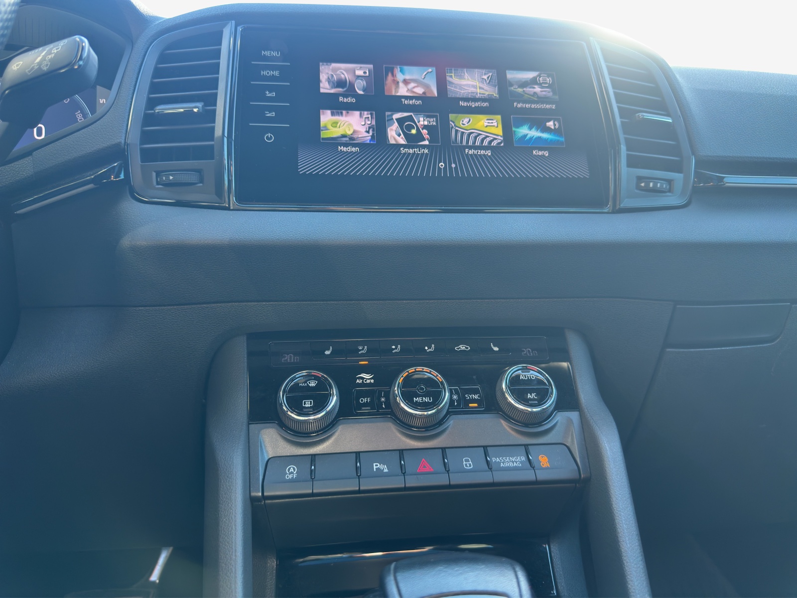 SKODA Karoq 2.0 TSI SportLine 4x4 DSG-image-10
